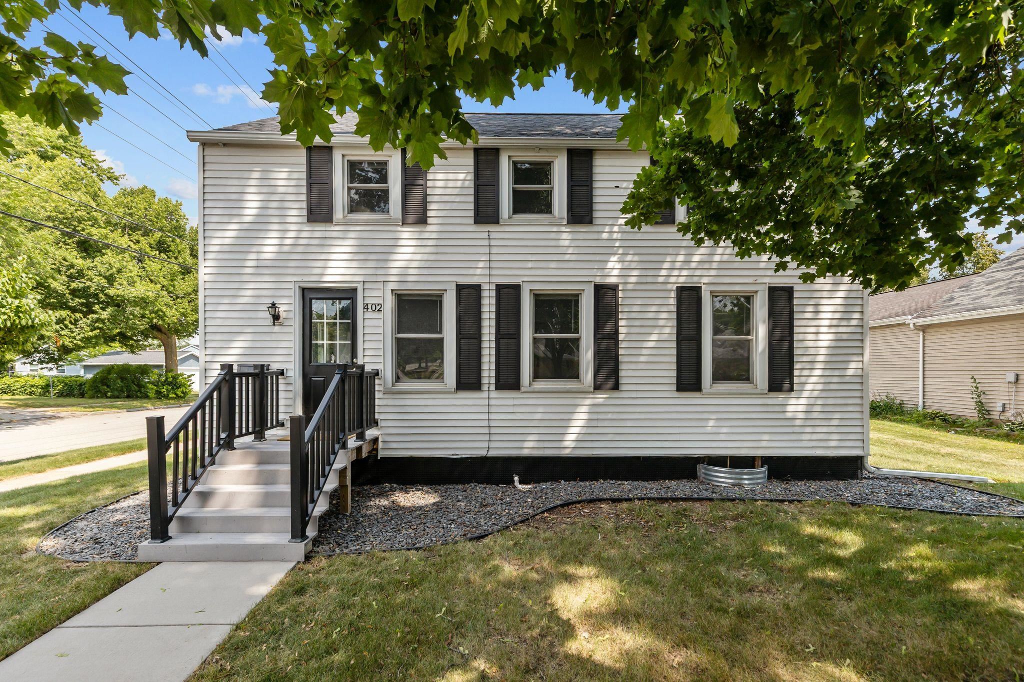 402 E HARDING Drive