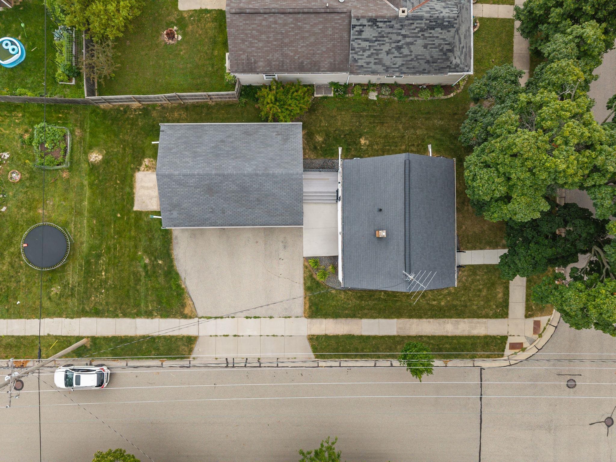402 E HARDING Drive