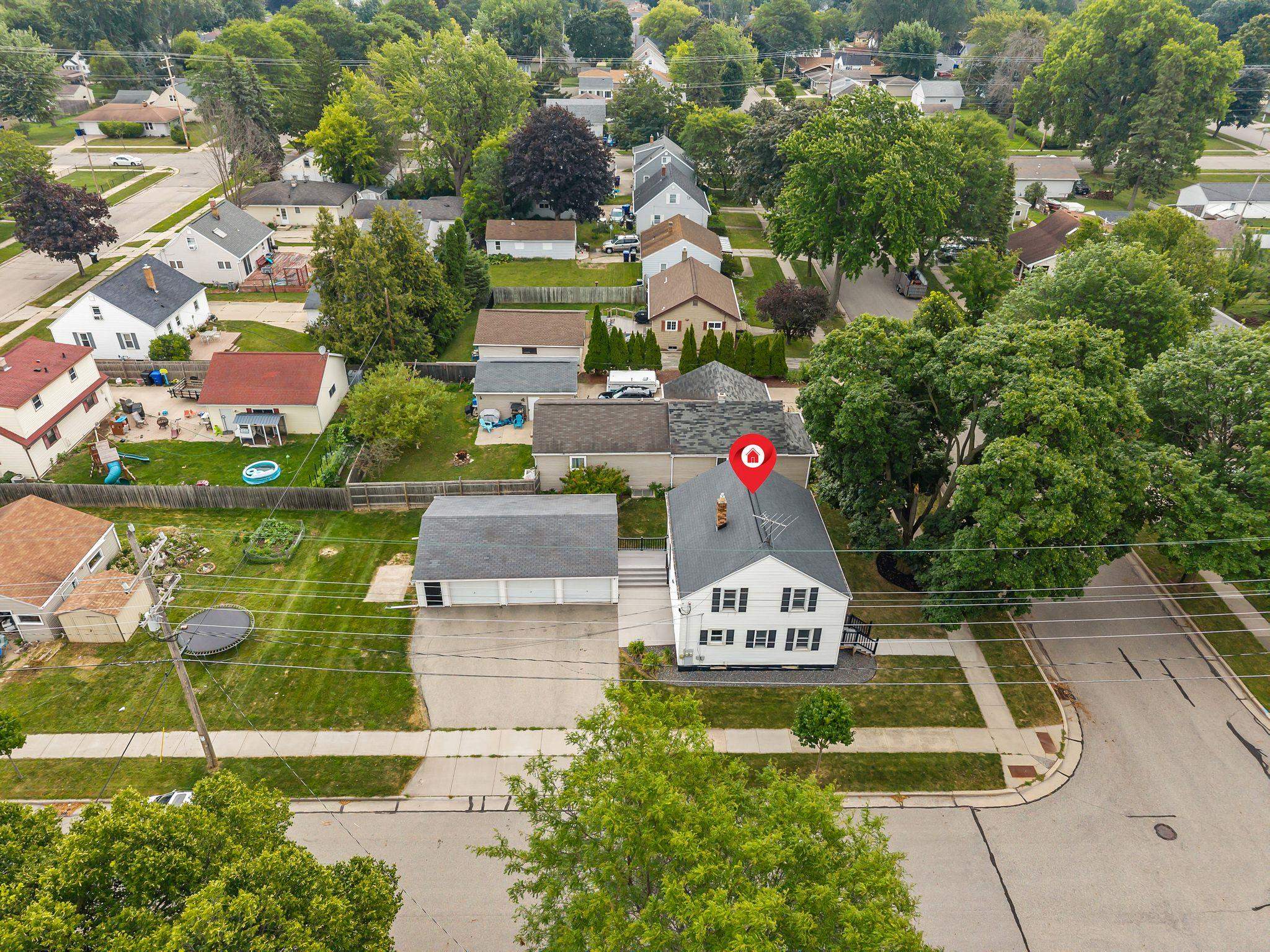 402 E HARDING Drive