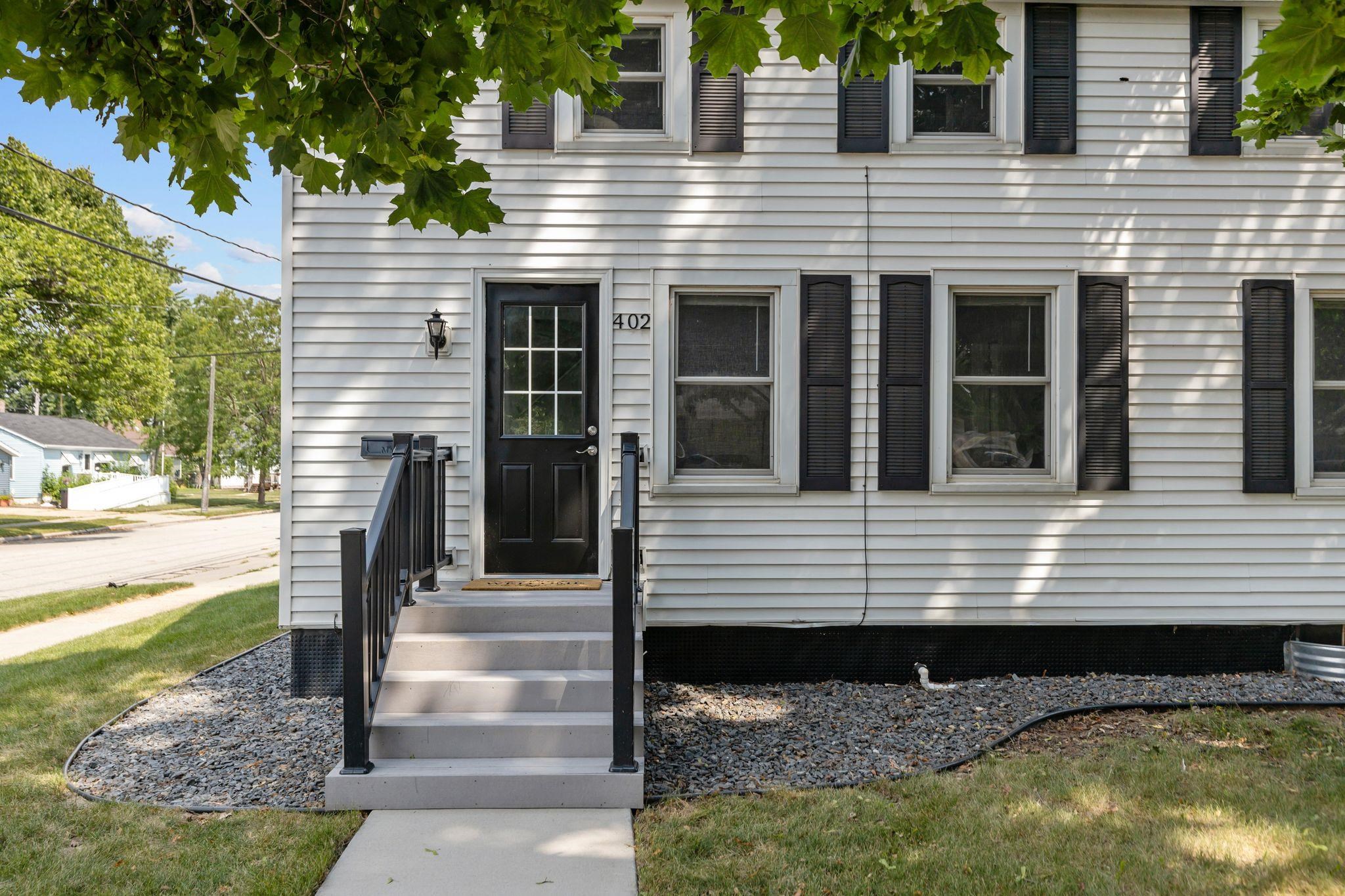 402 E HARDING Drive