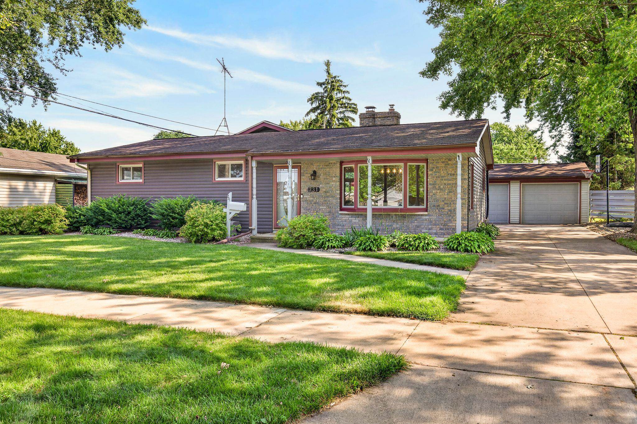 731 E HARDING Drive
