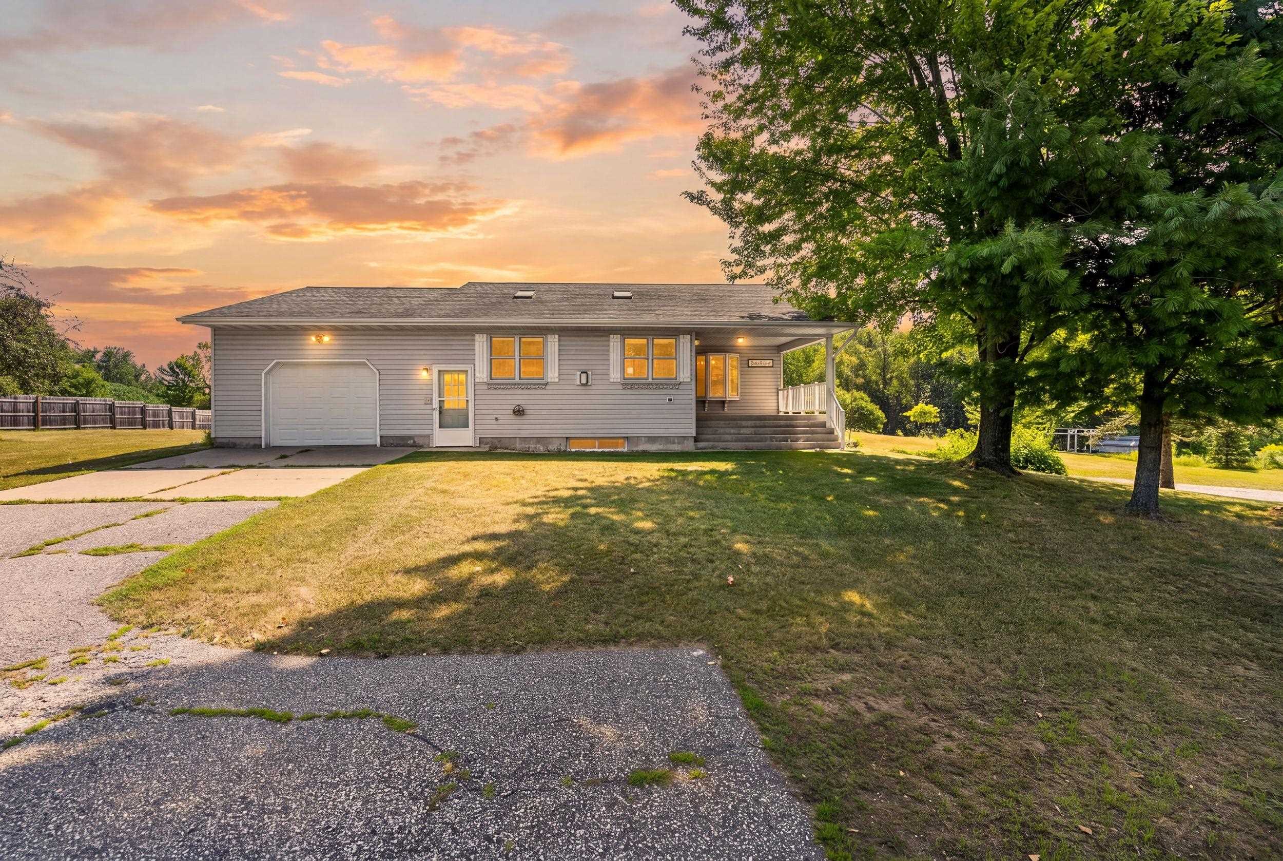 2847 LINDEN Road