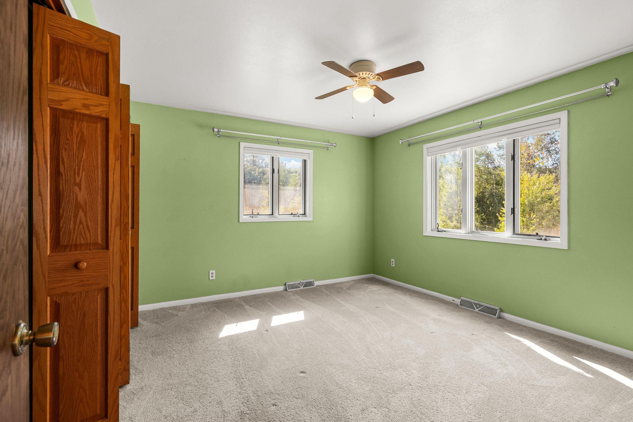 2847 LINDEN Road