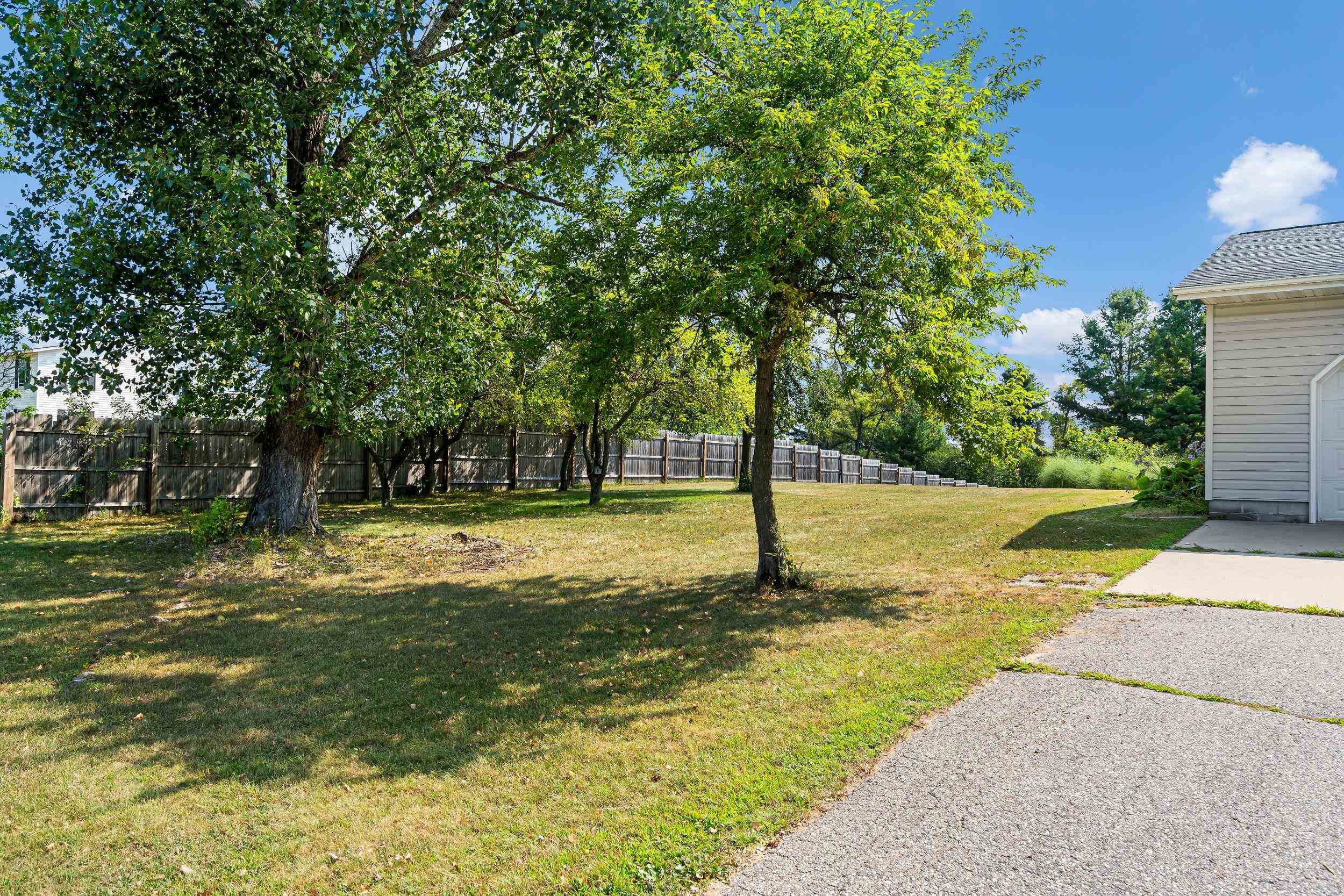 2847 LINDEN Road