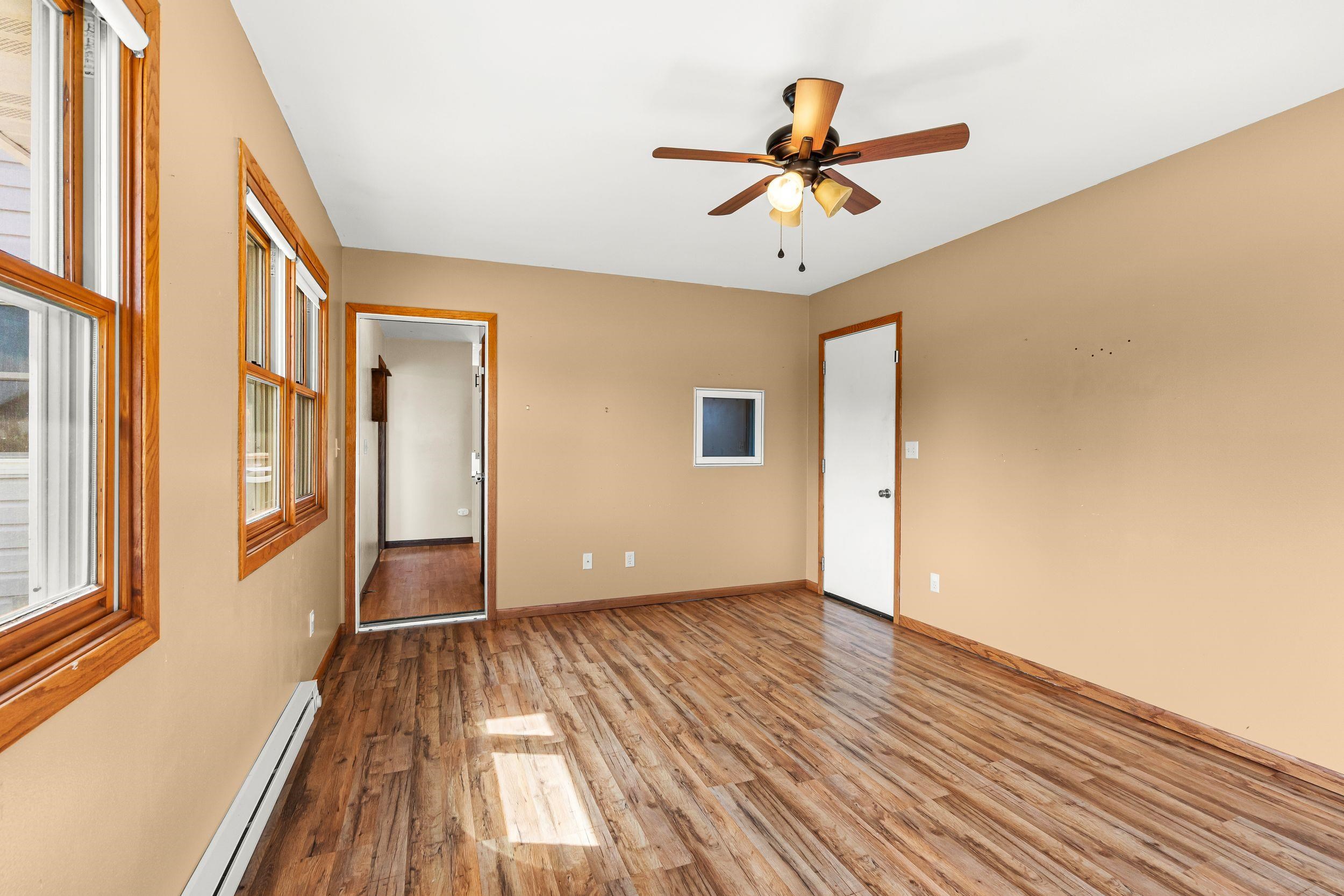 2847 LINDEN Road