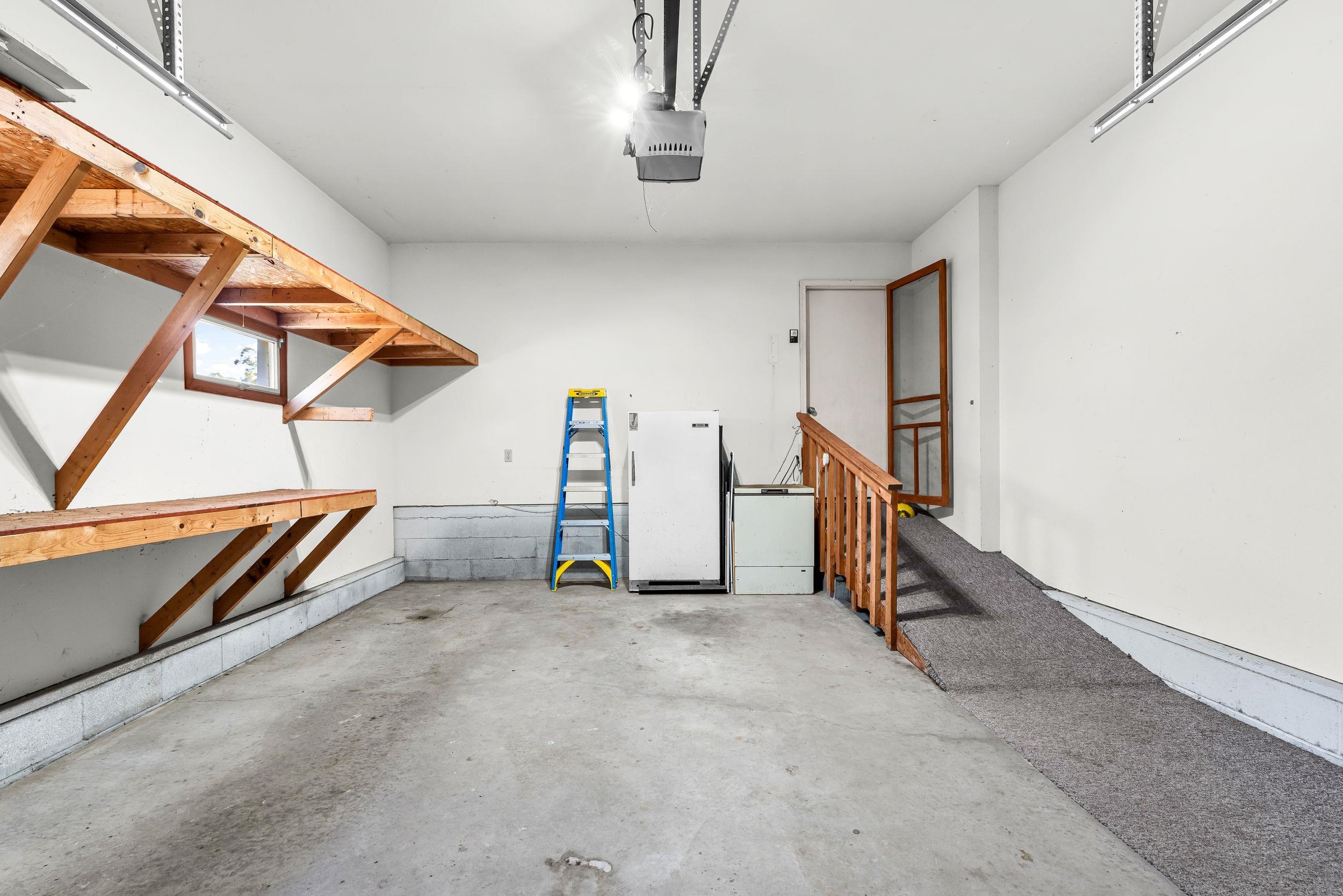 2847 LINDEN Road