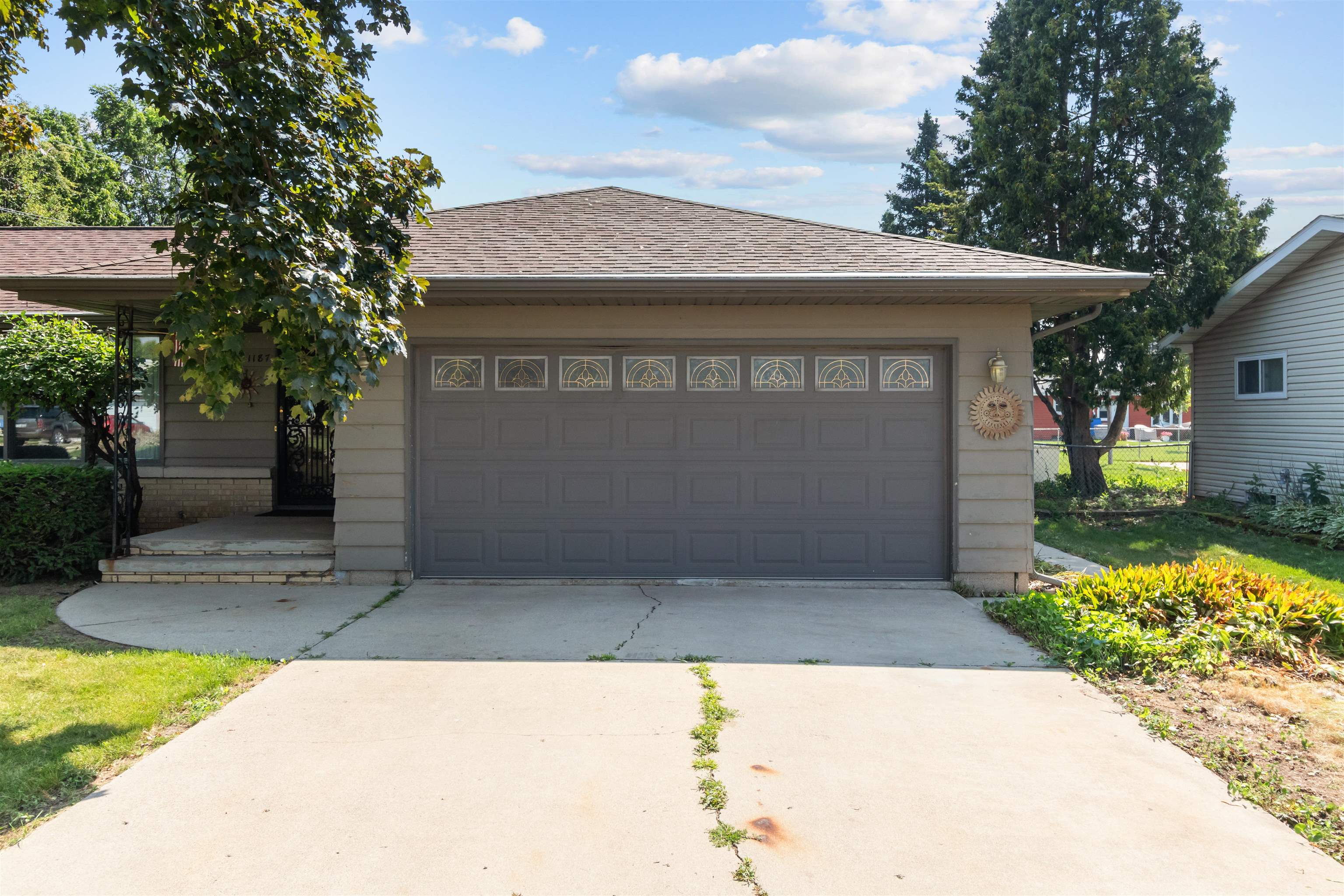 1187 LORETTA Avenue