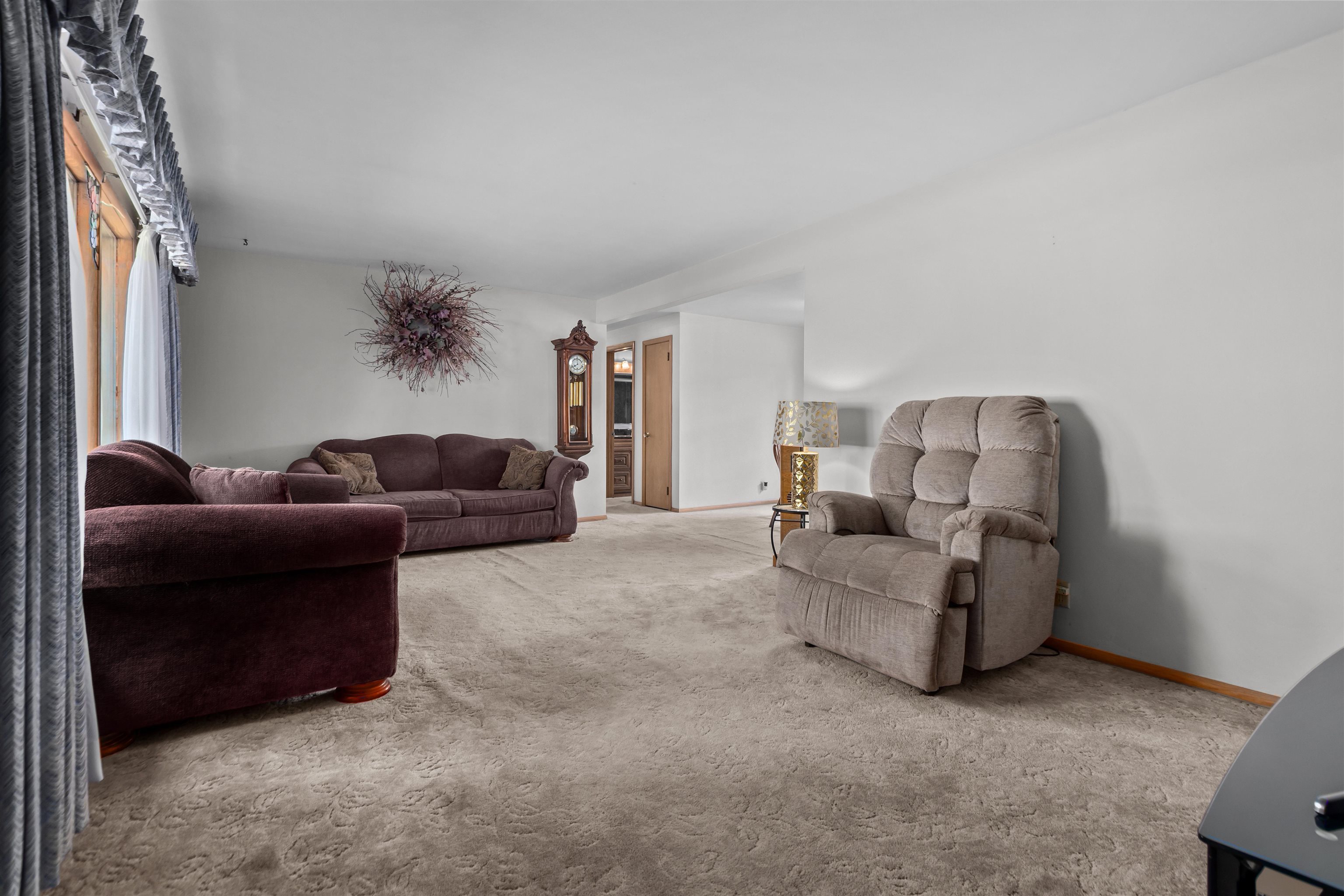1187 LORETTA Avenue