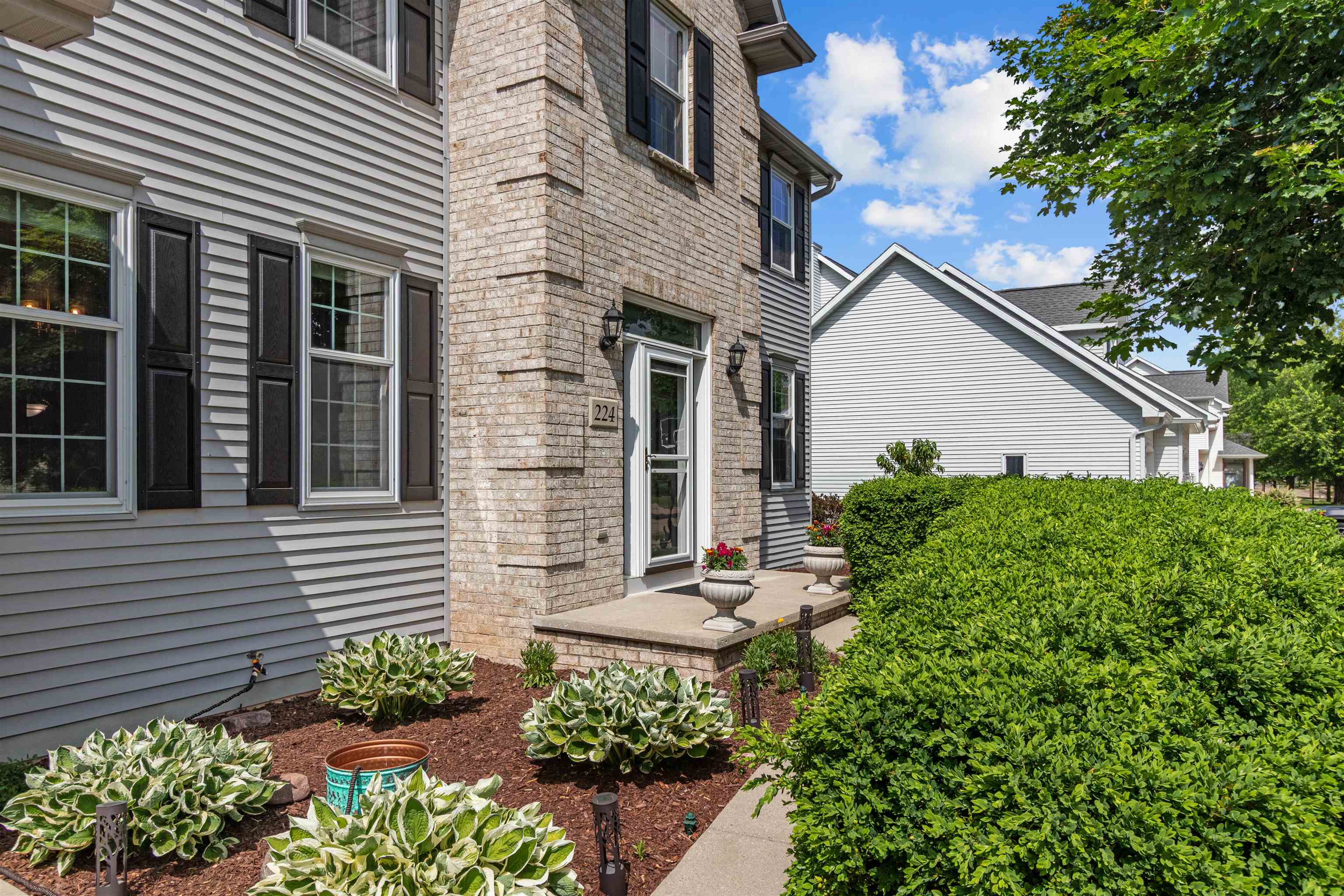 224 E CARRINGTON Lane