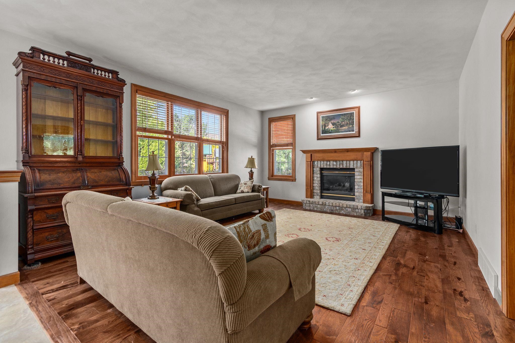 224 E CARRINGTON Lane
