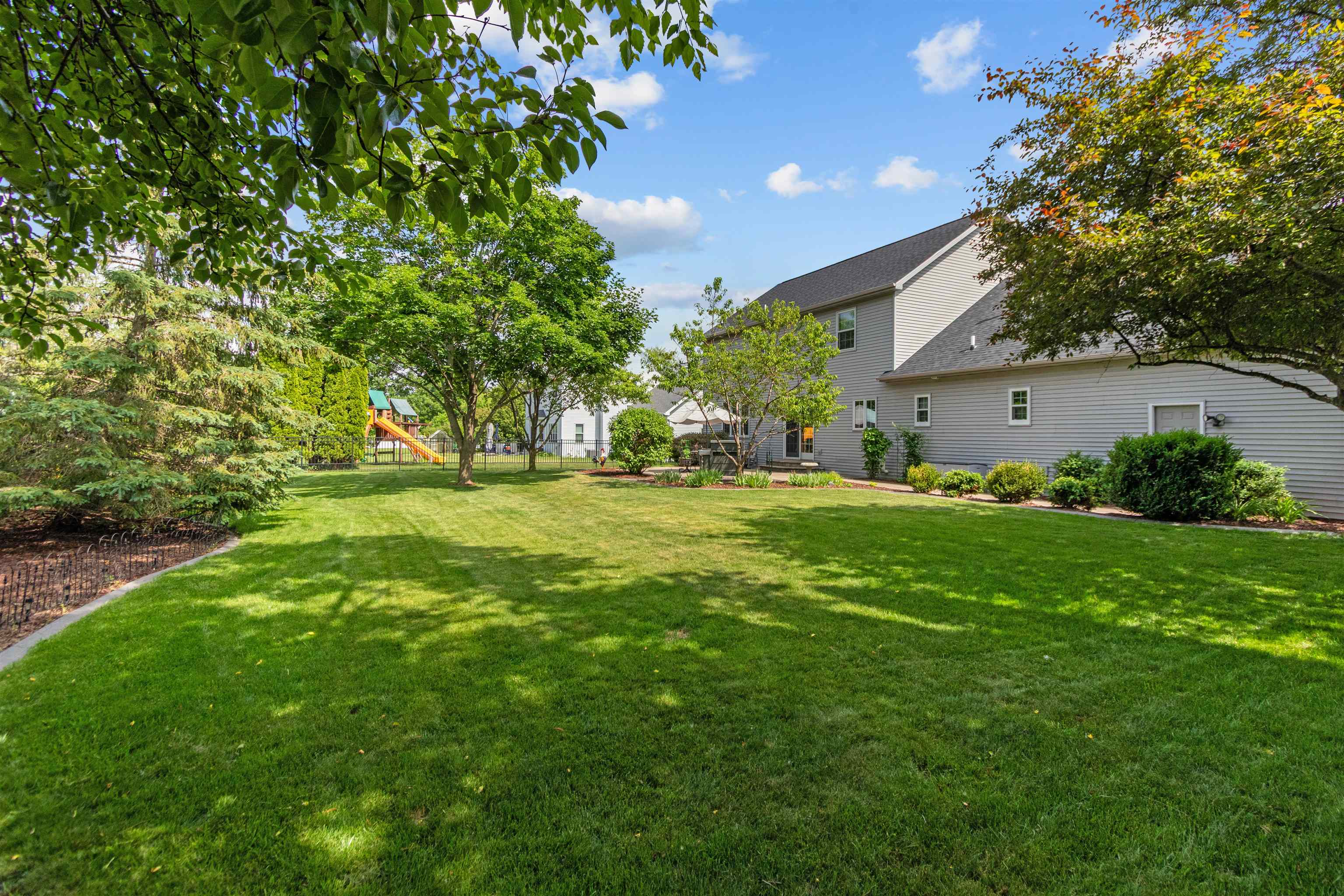 224 E CARRINGTON Lane