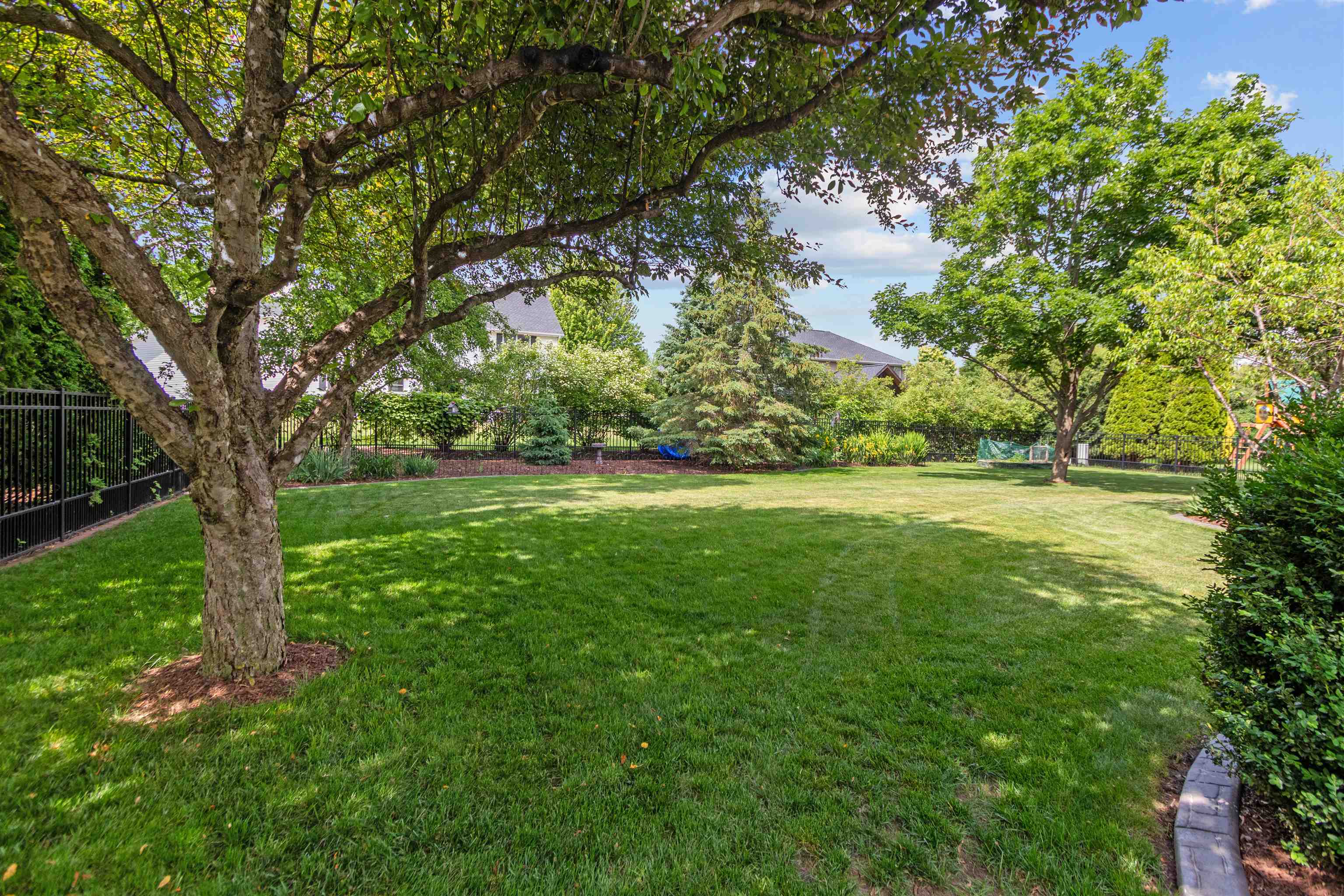 224 E CARRINGTON Lane
