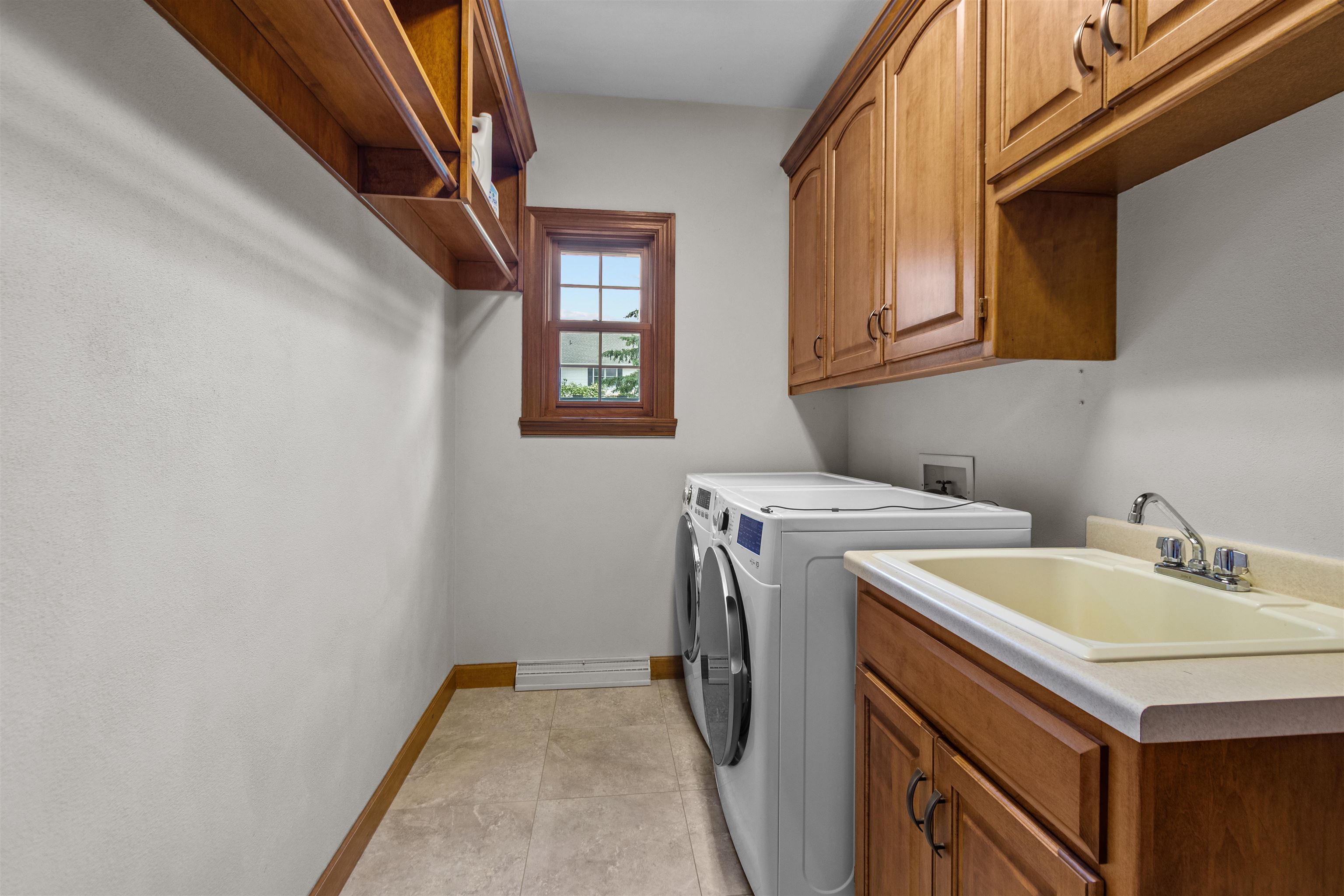 224 E CARRINGTON Lane