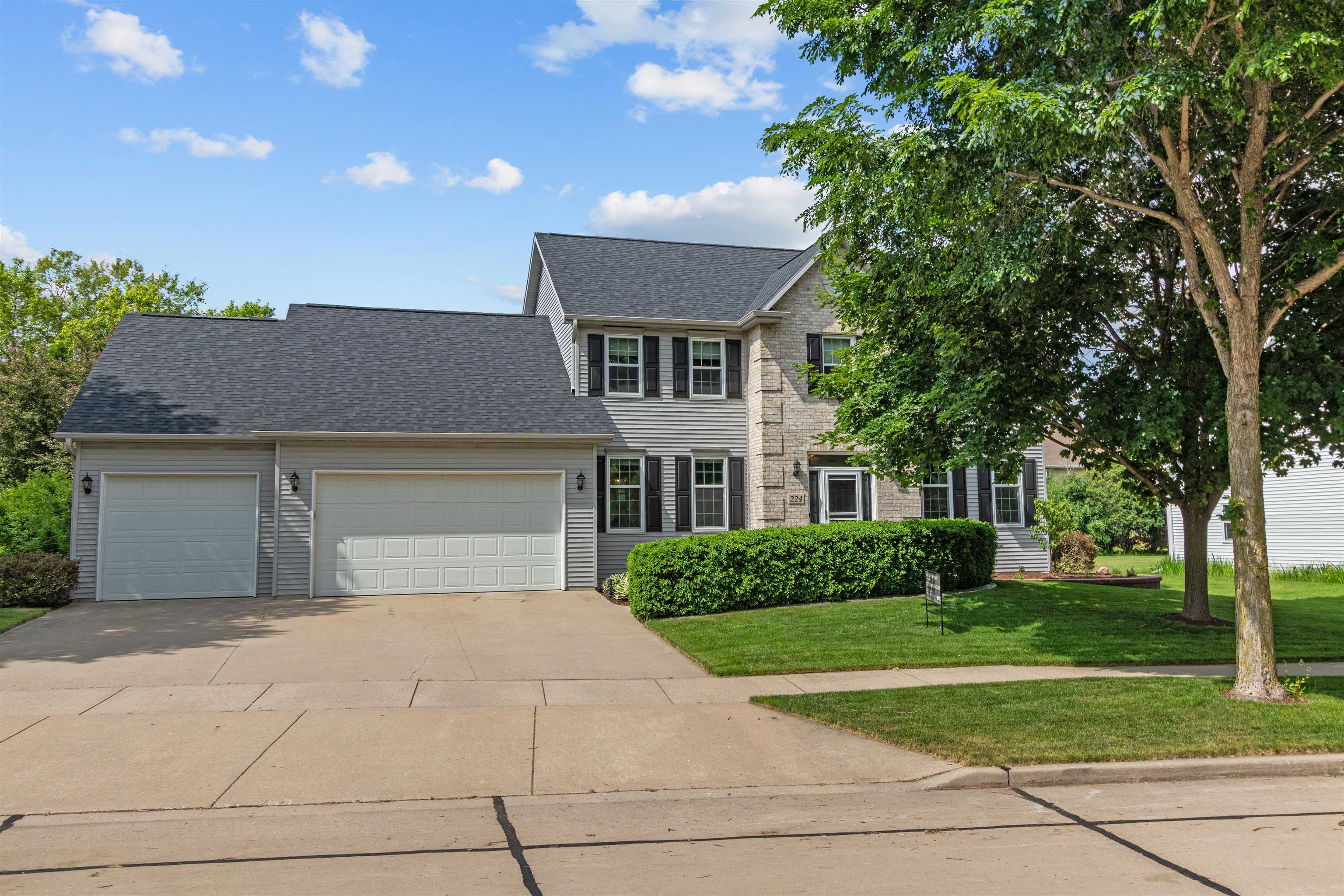 224 E CARRINGTON Lane