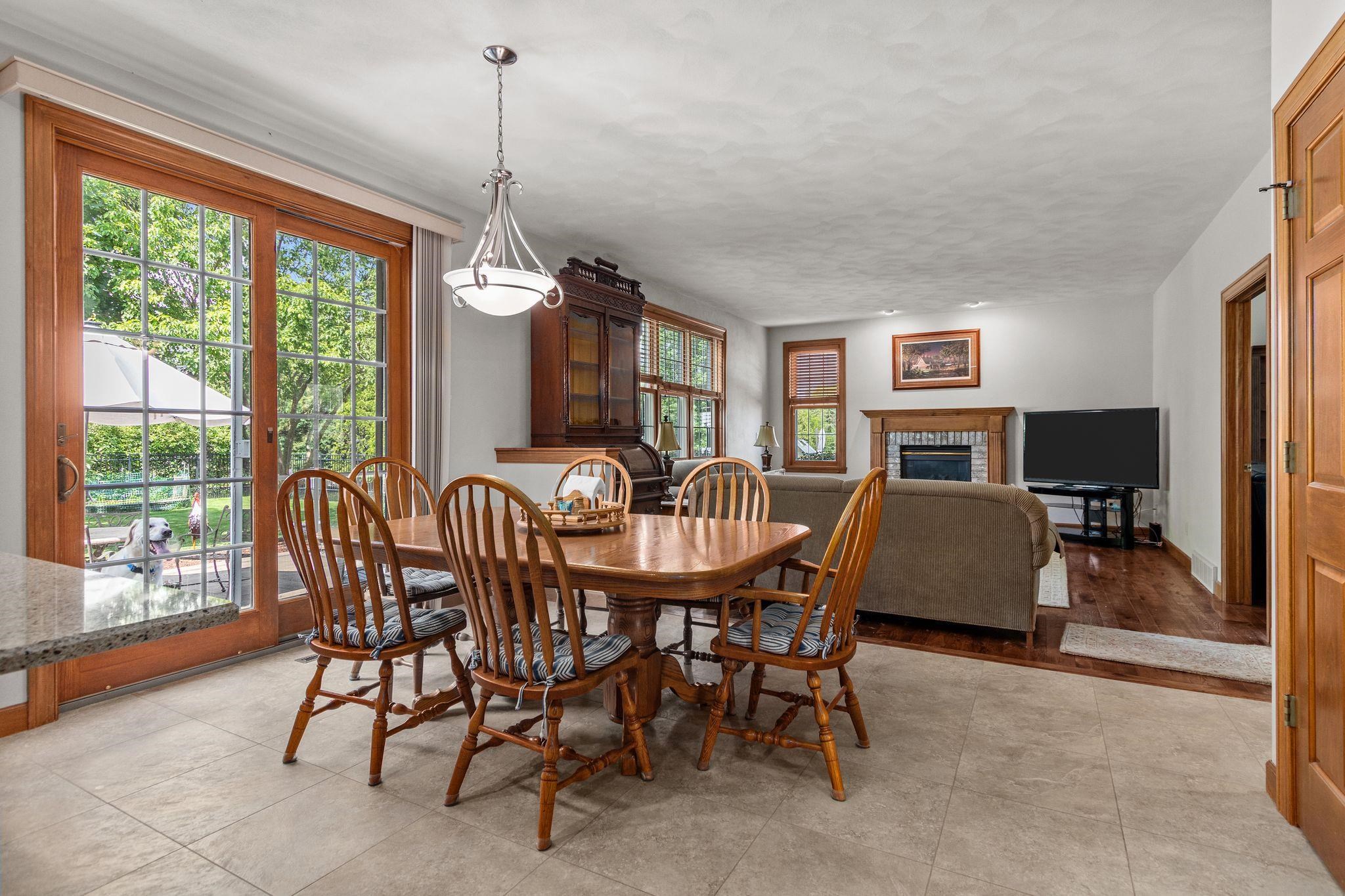 224 E CARRINGTON Lane