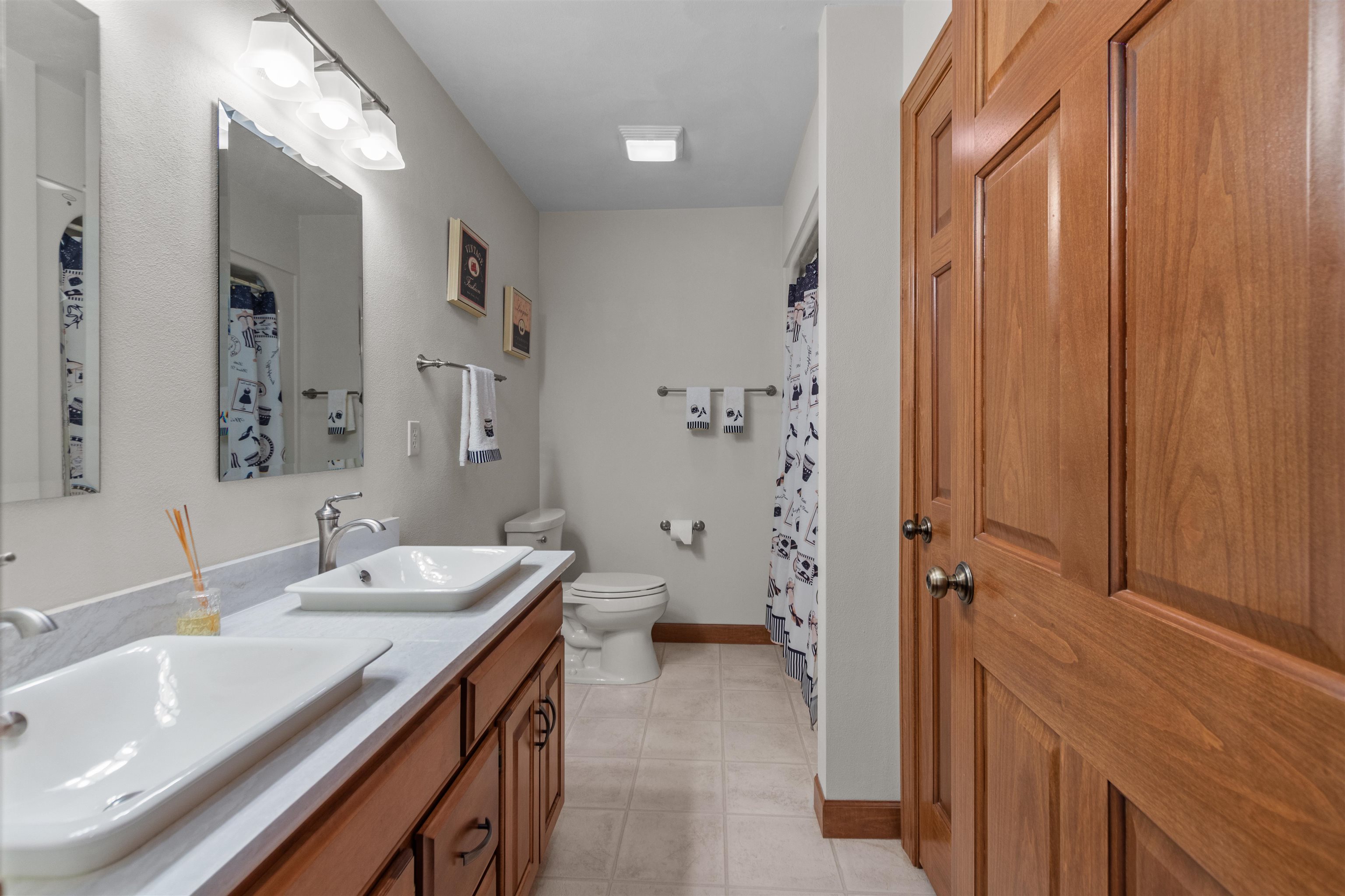 224 E CARRINGTON Lane