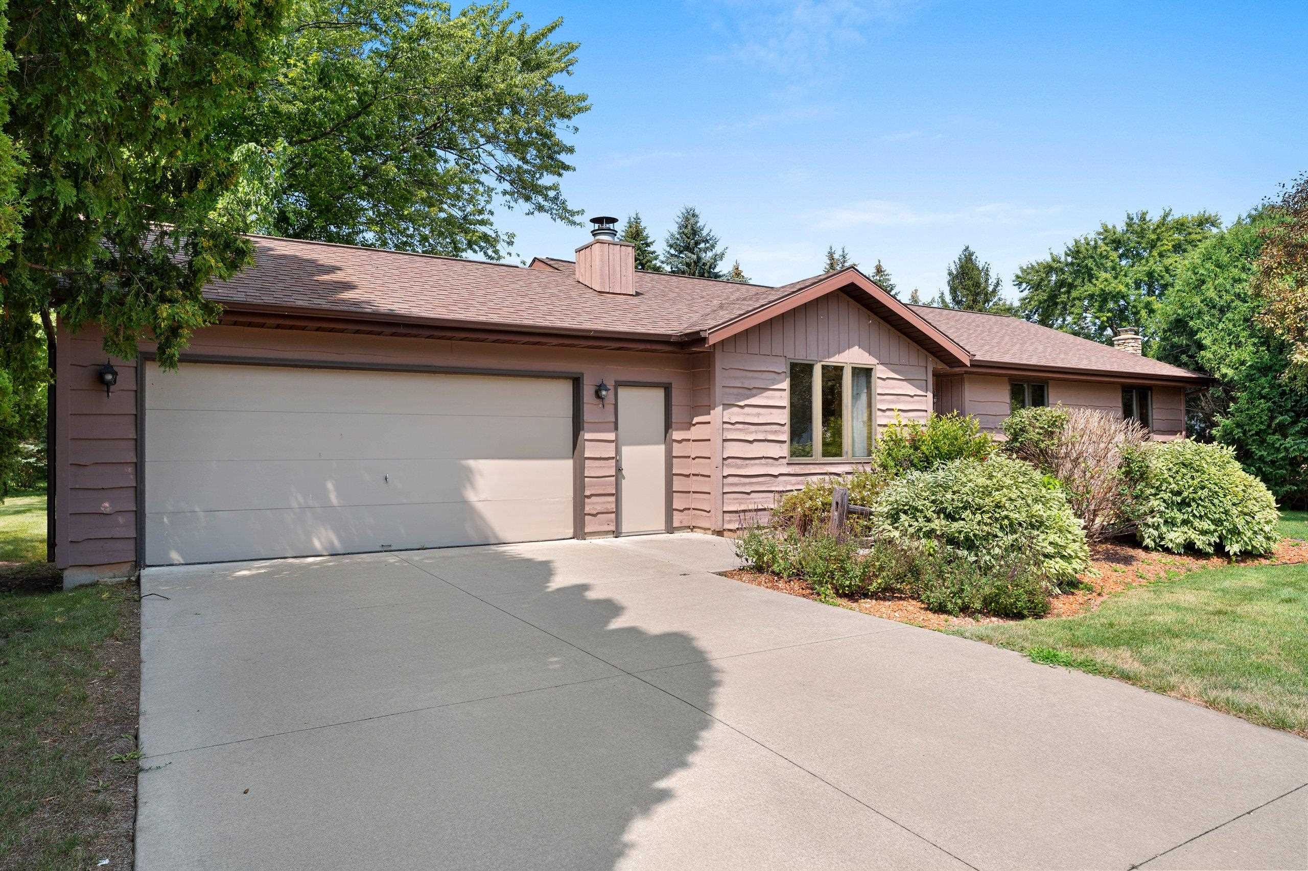 4718 W PERIWINKLE Court