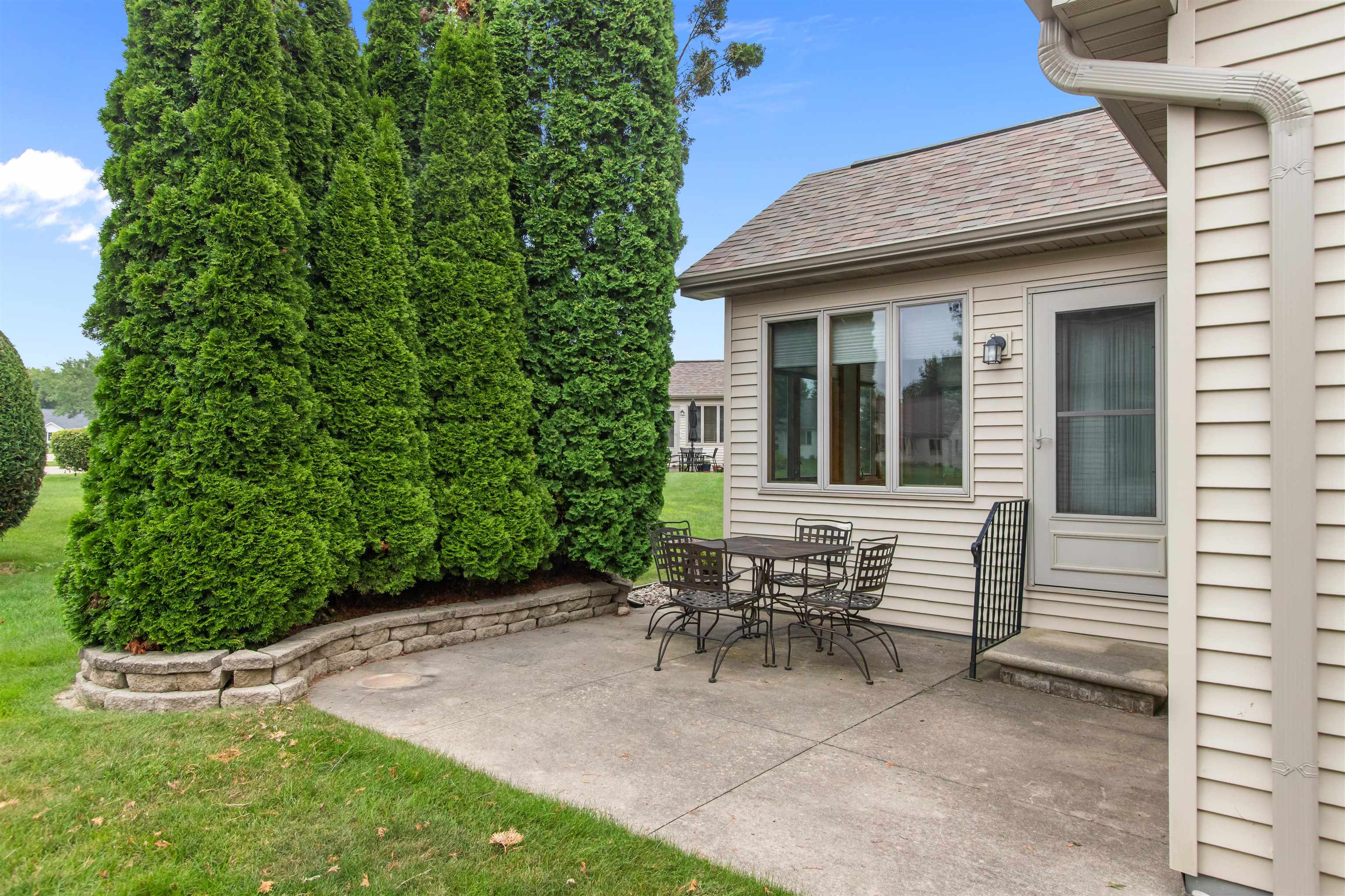 44 PENBROOK Circle