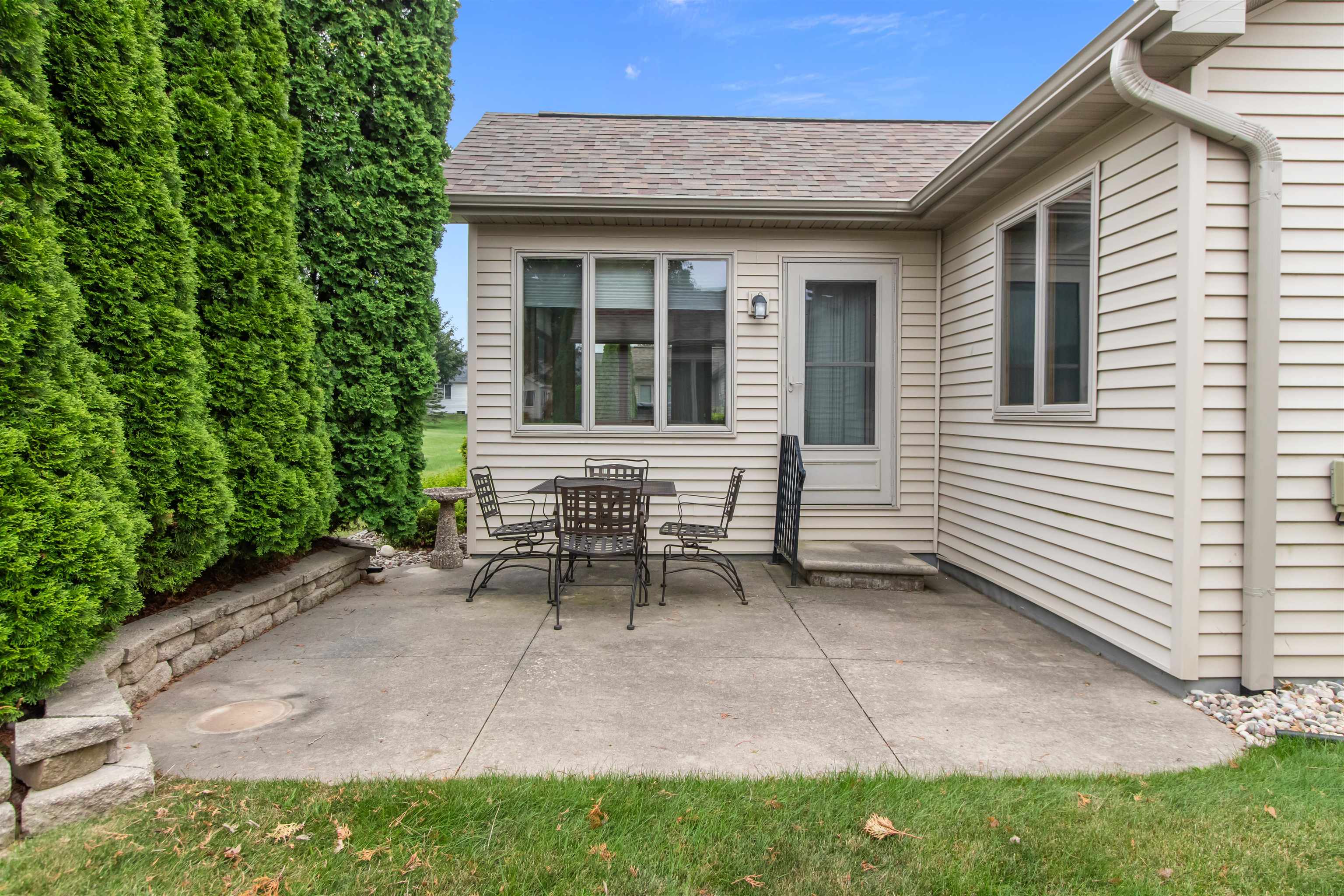 44 PENBROOK Circle