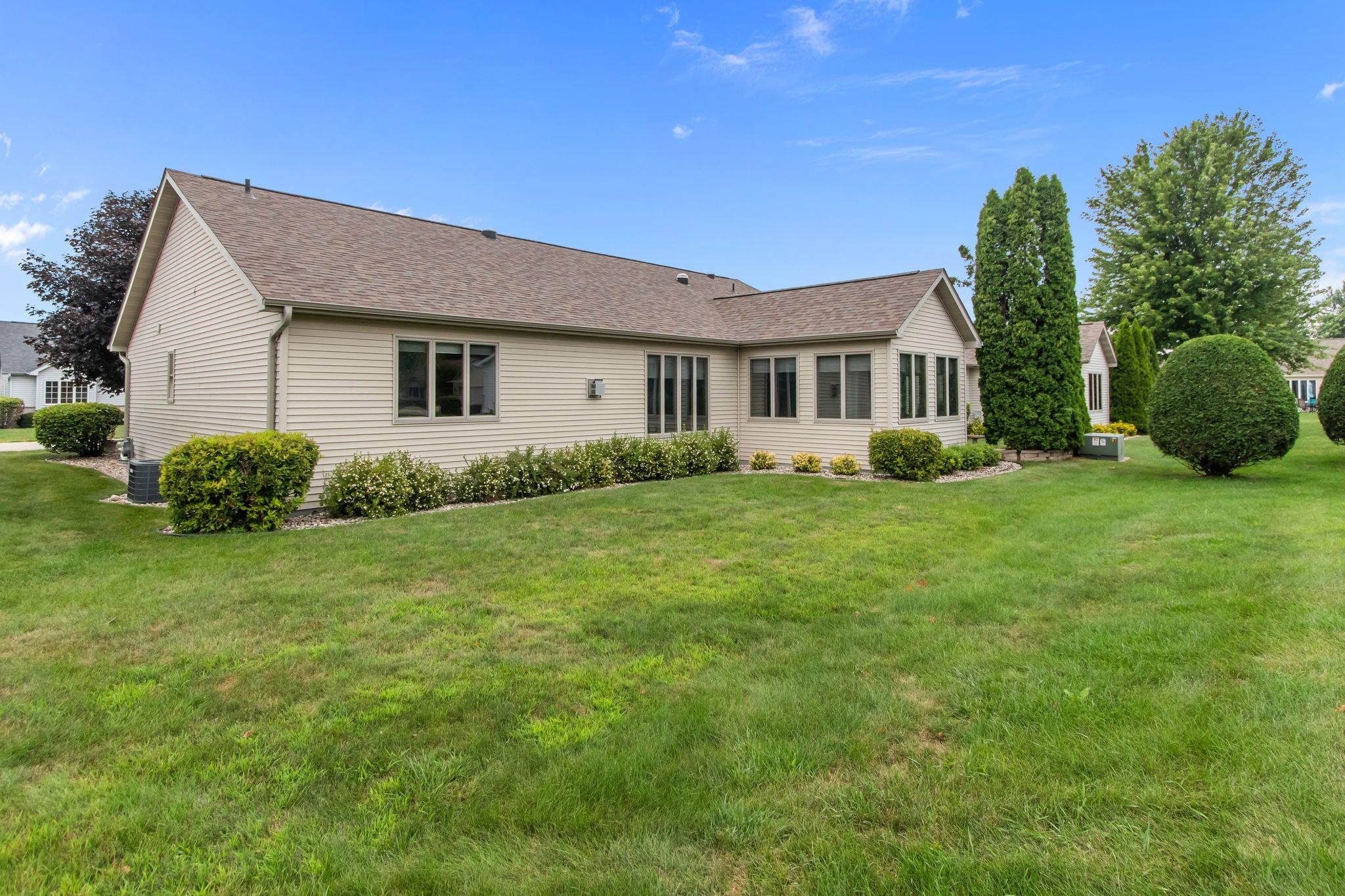 44 PENBROOK Circle