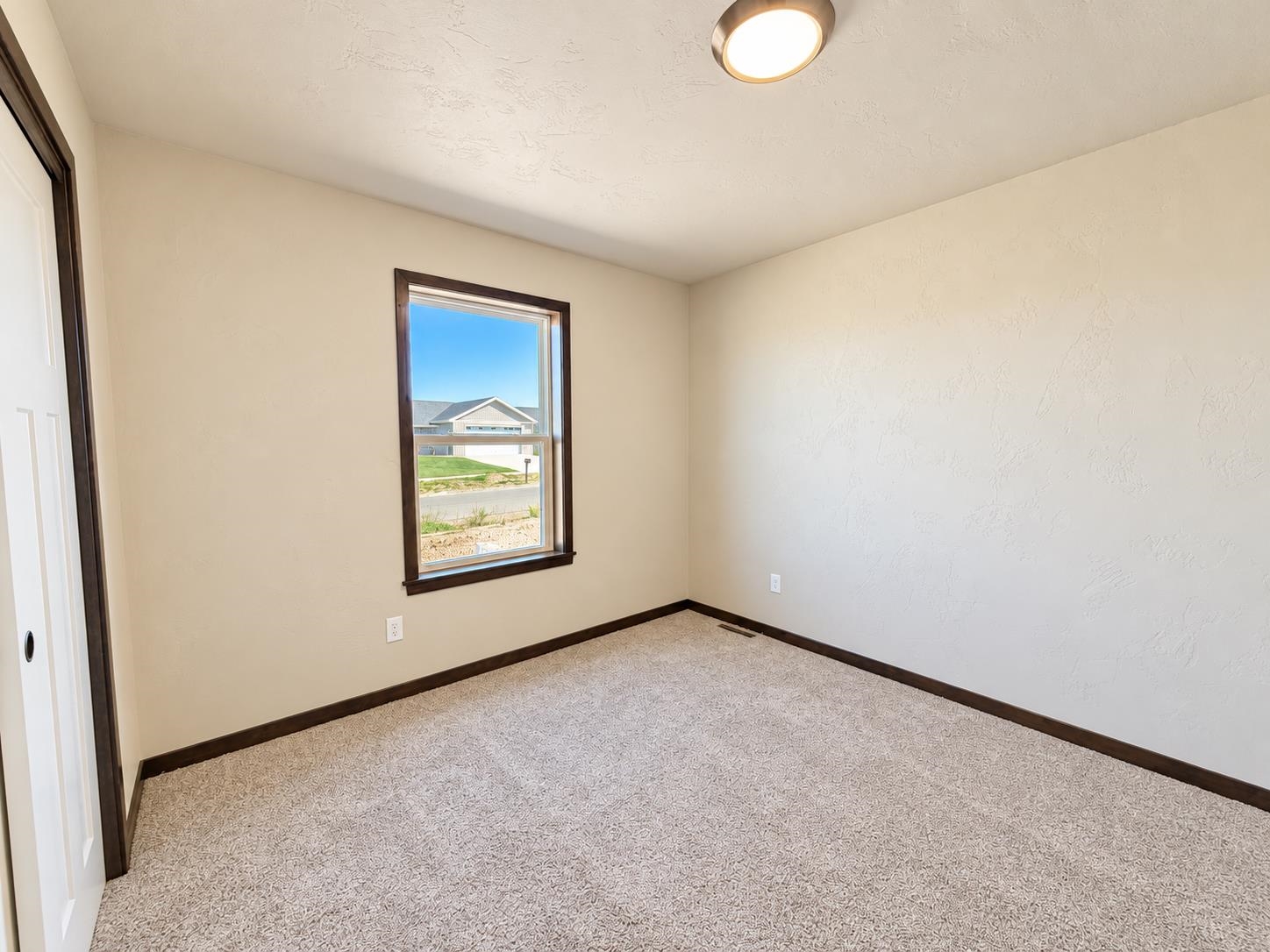 2091 RED FOX Lane