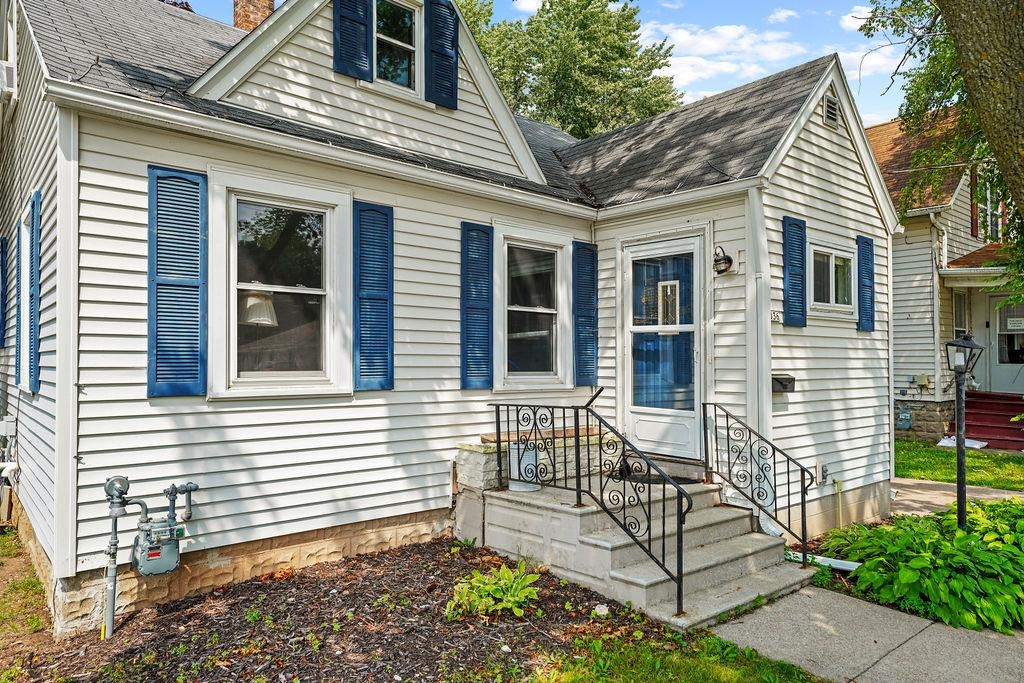 1036 TYLER Avenue