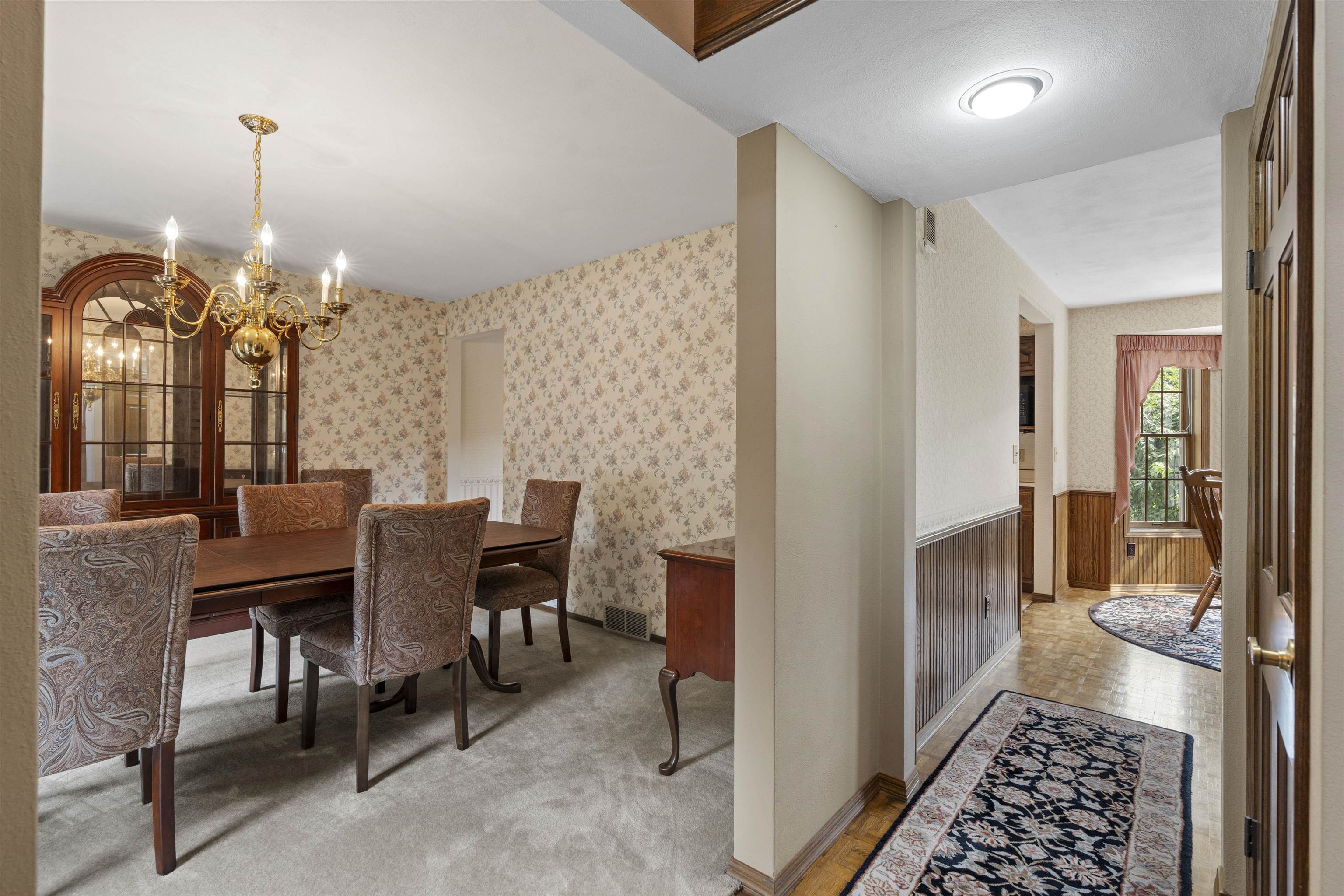 609 SCARLET OAK Court
