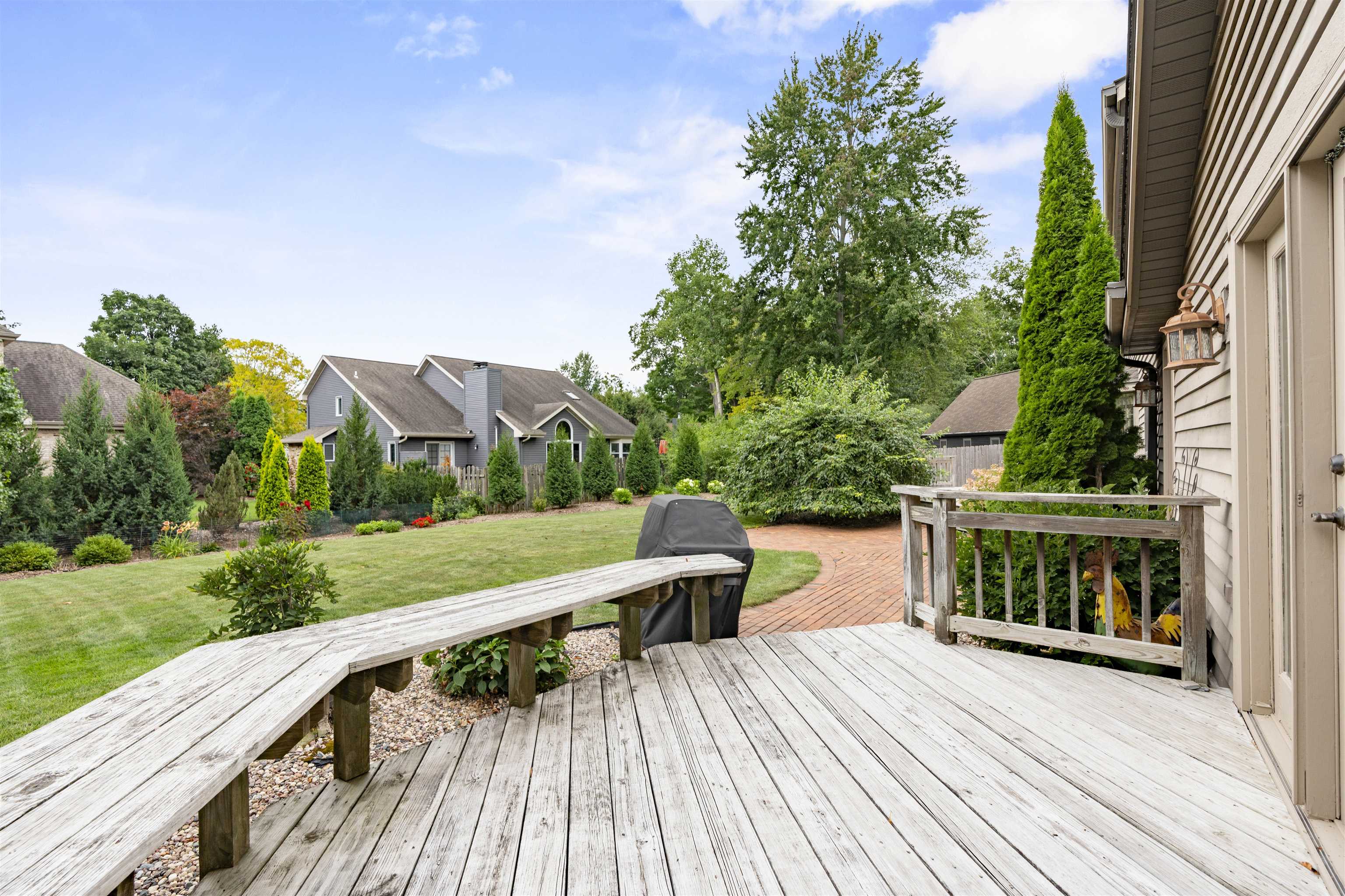 609 SCARLET OAK Court