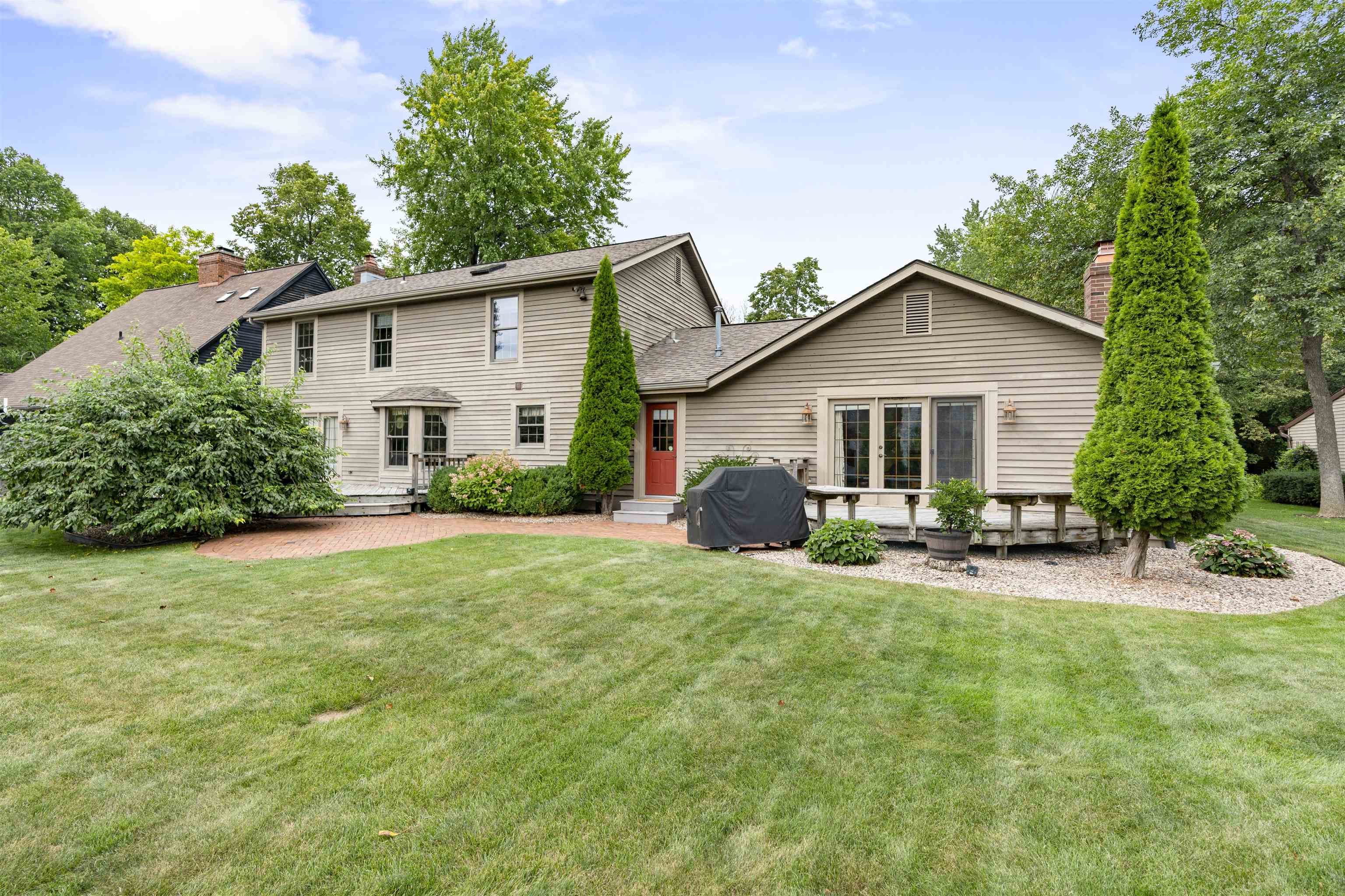 609 SCARLET OAK Court