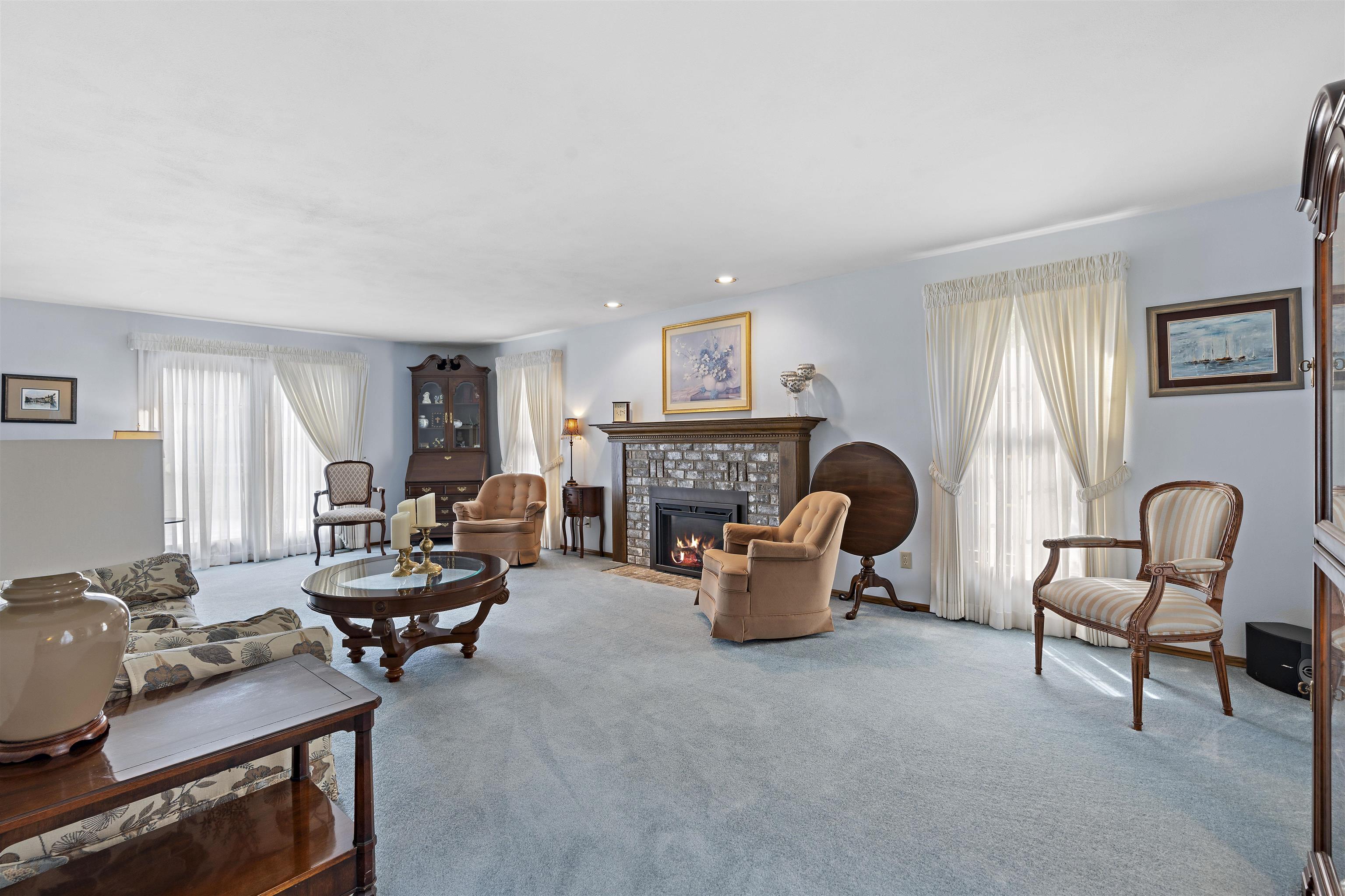 609 SCARLET OAK Court