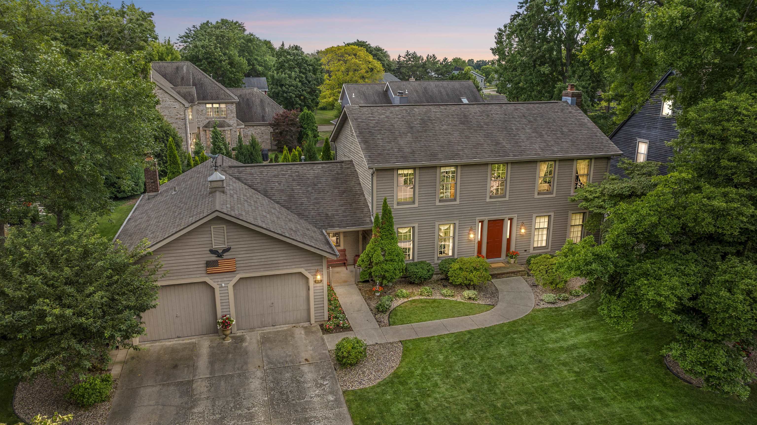 609 SCARLET OAK Court