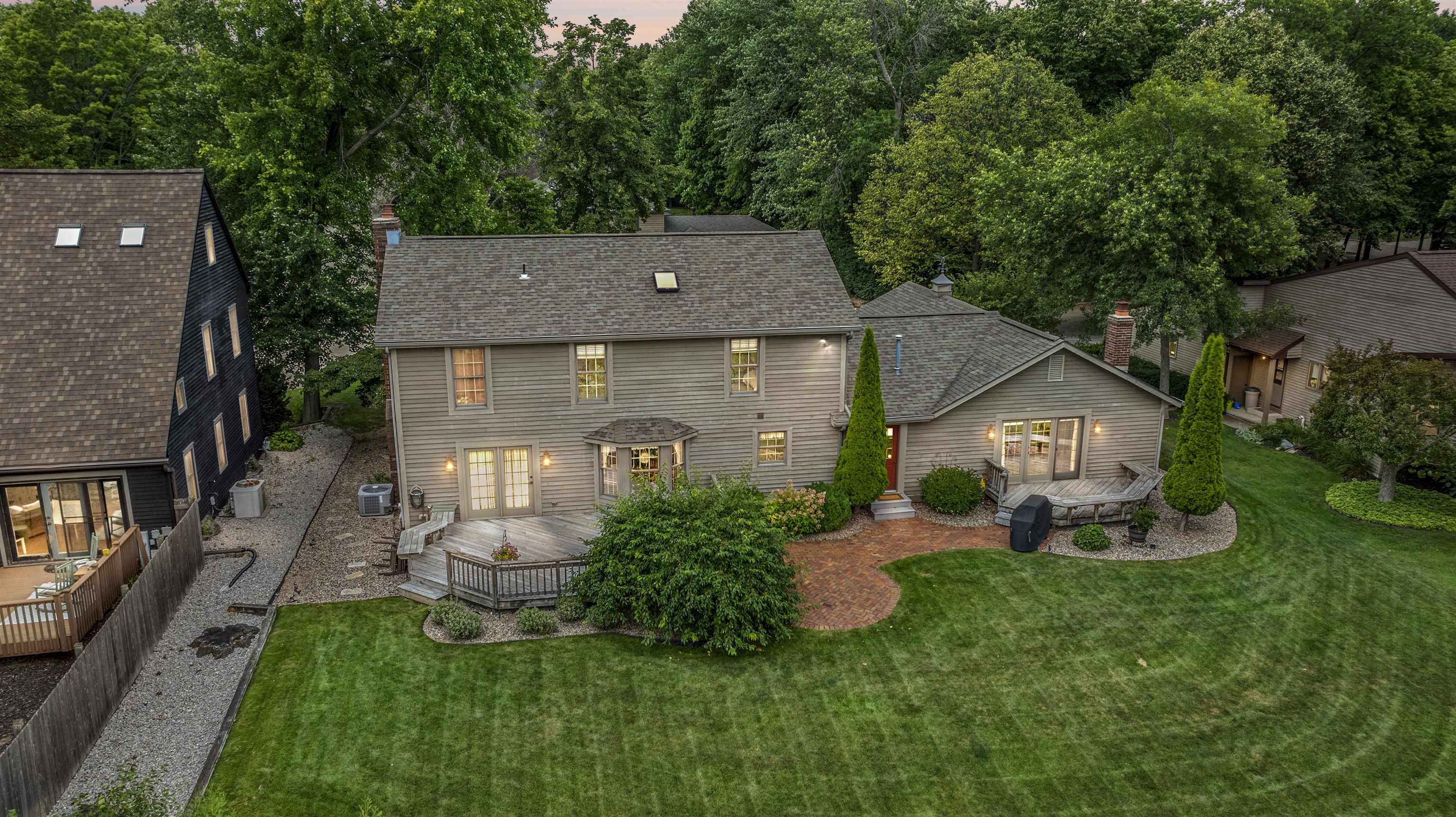 609 SCARLET OAK Court