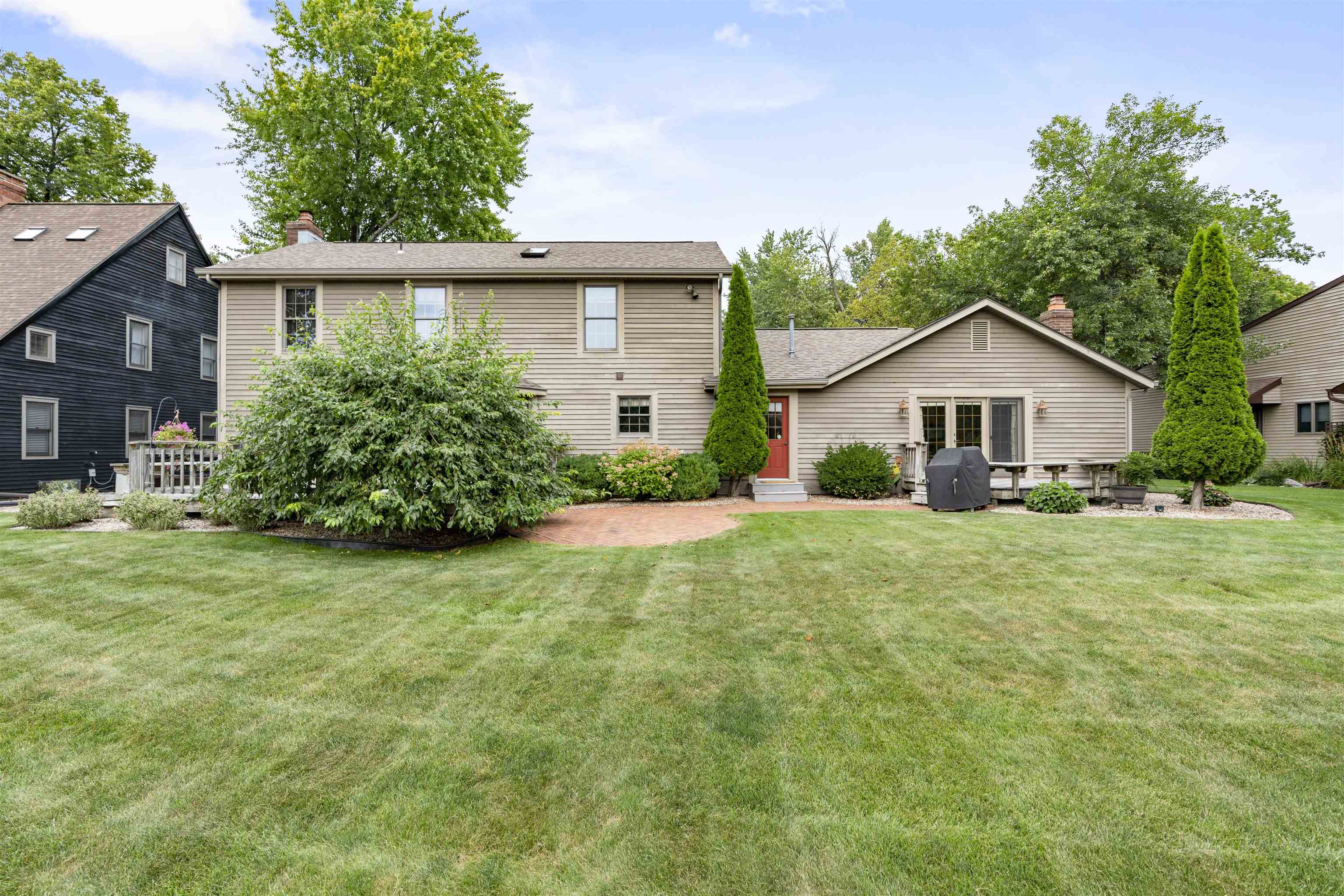 609 SCARLET OAK Court