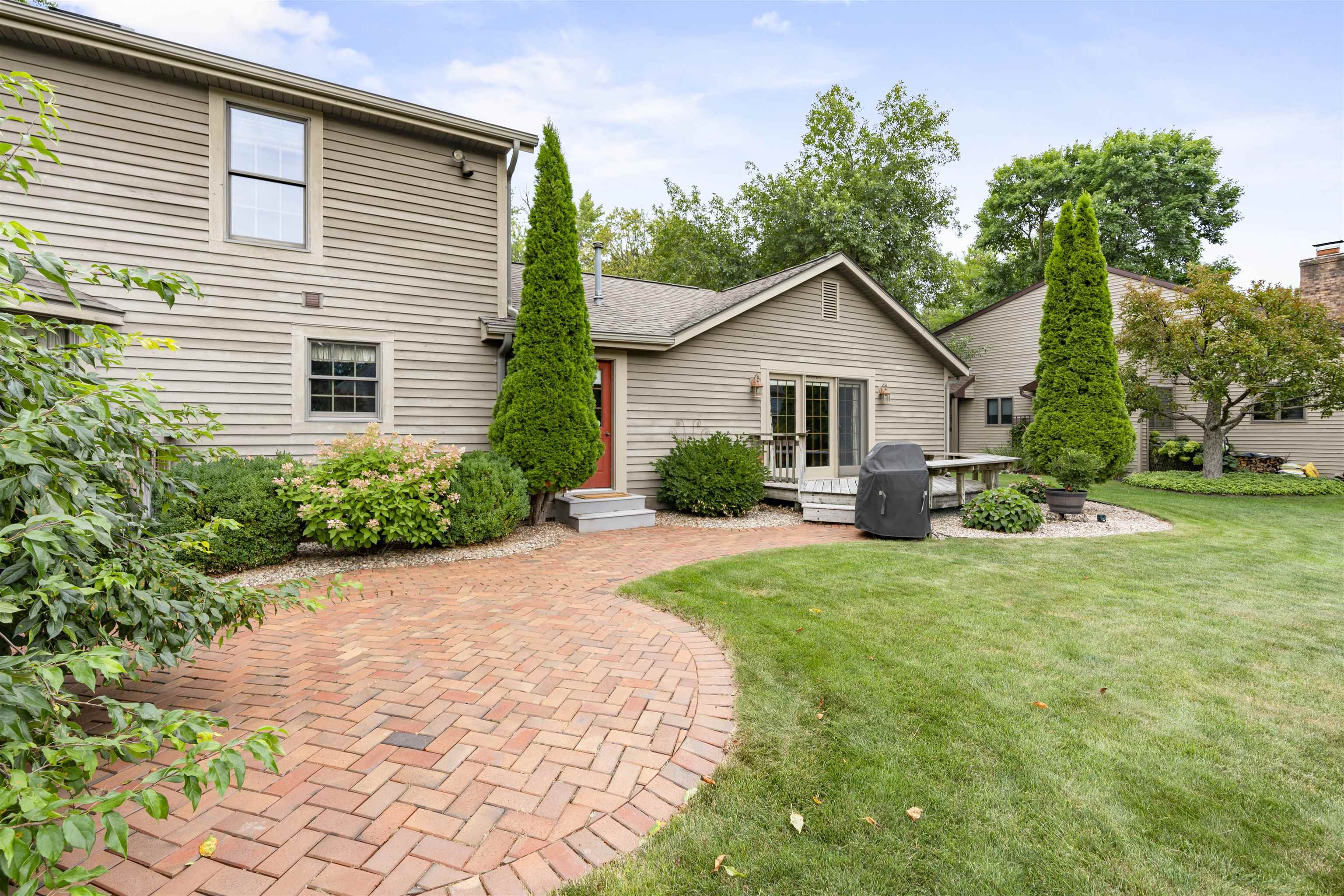 609 SCARLET OAK Court