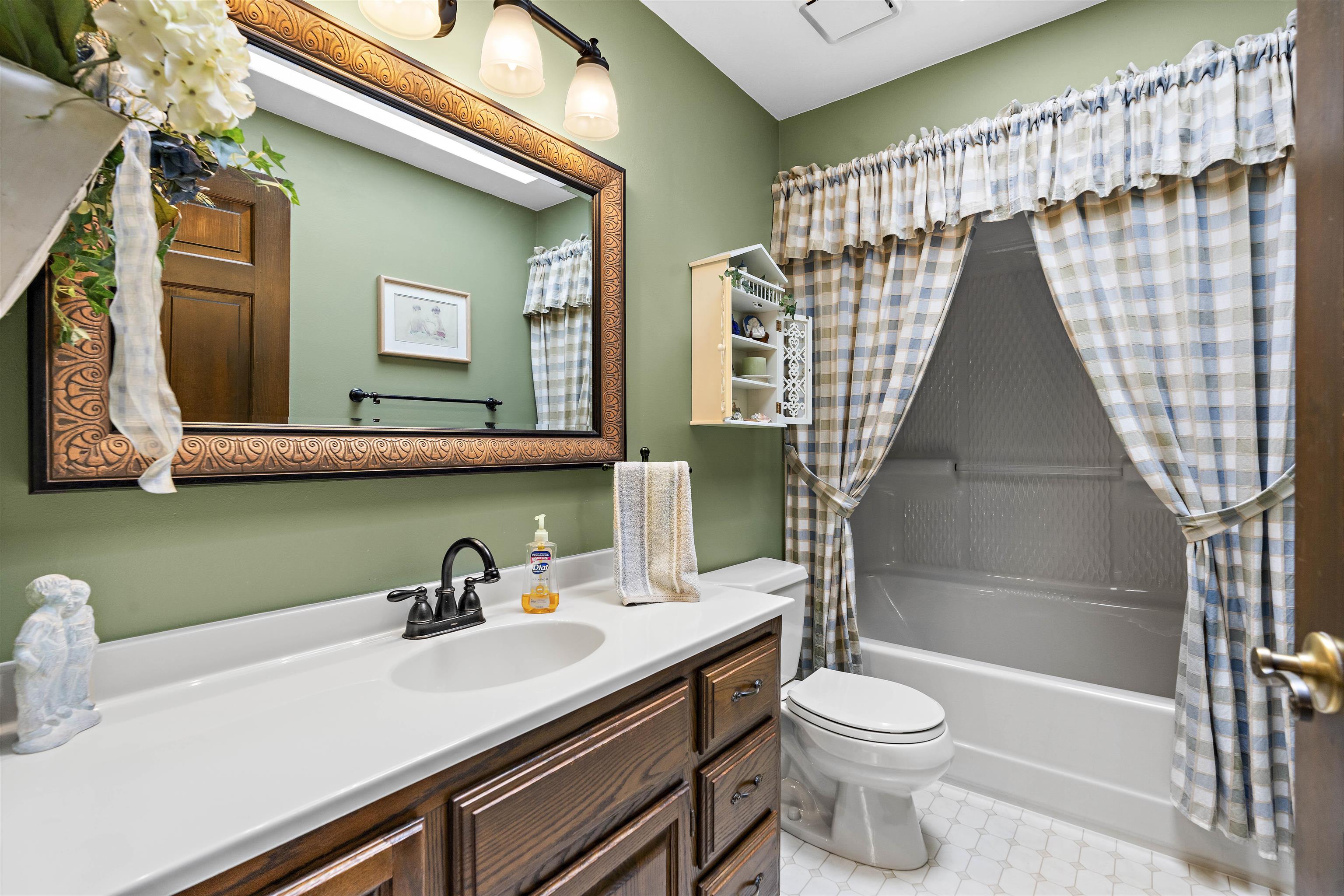 609 SCARLET OAK Court