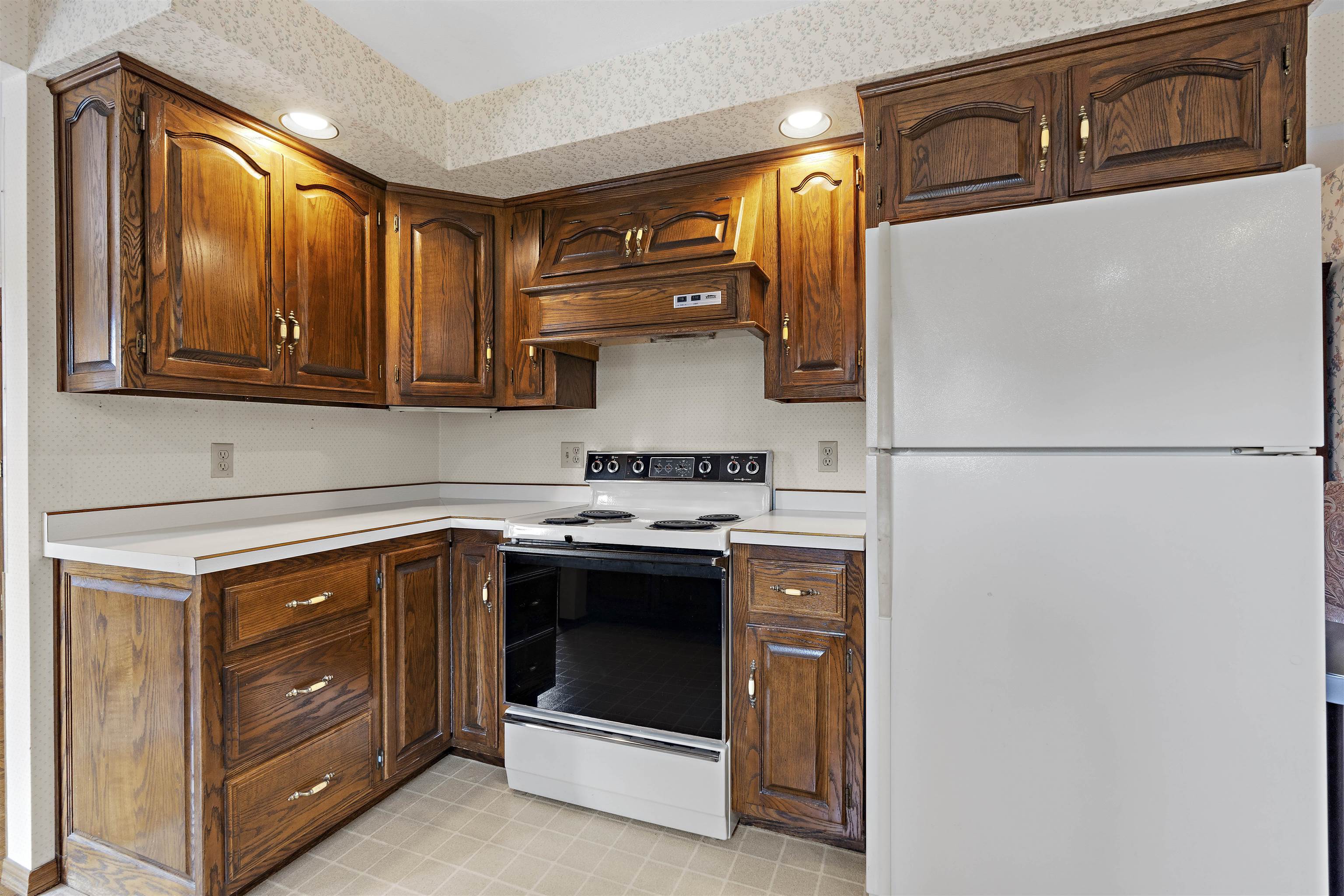 609 SCARLET OAK Court