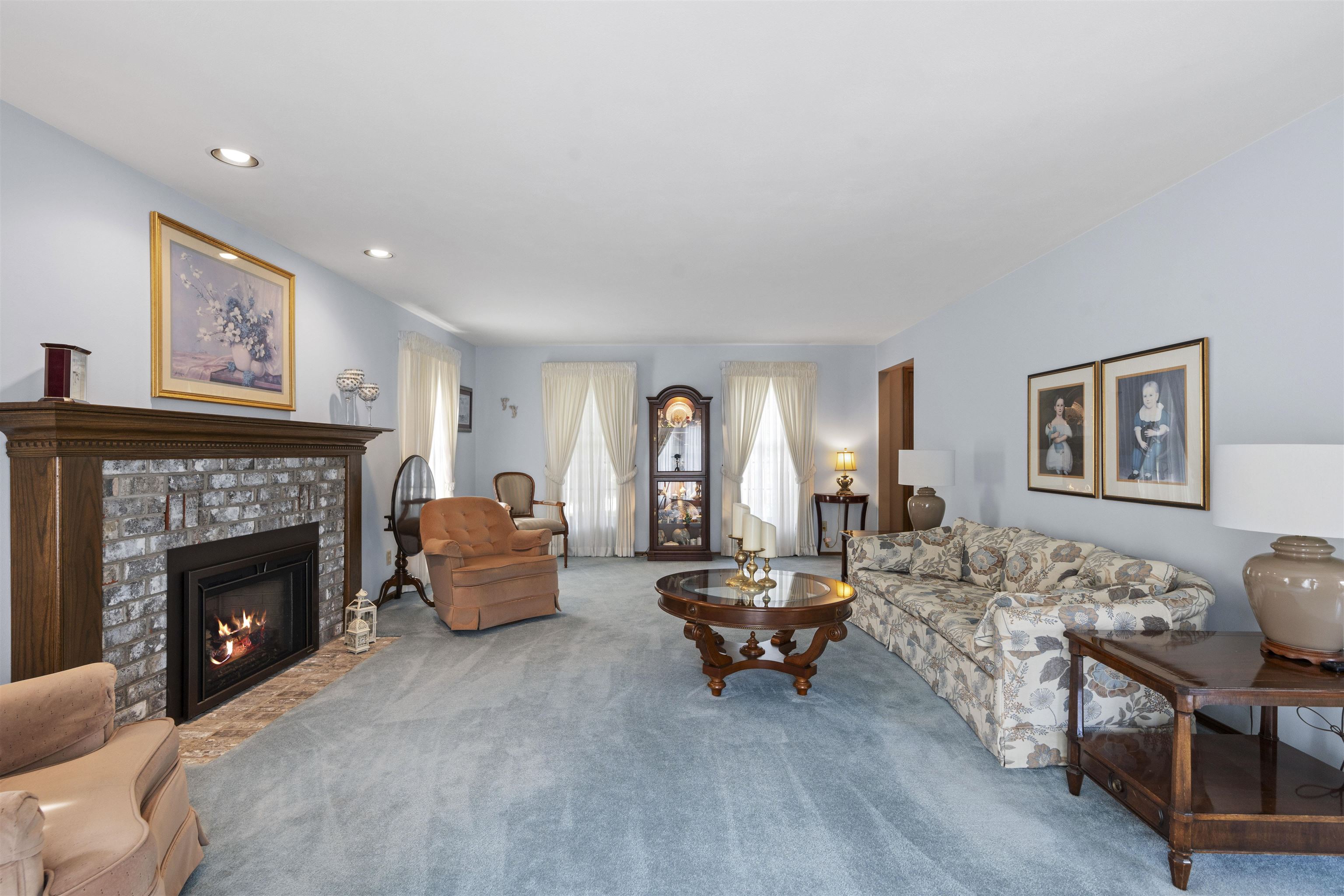 609 SCARLET OAK Court