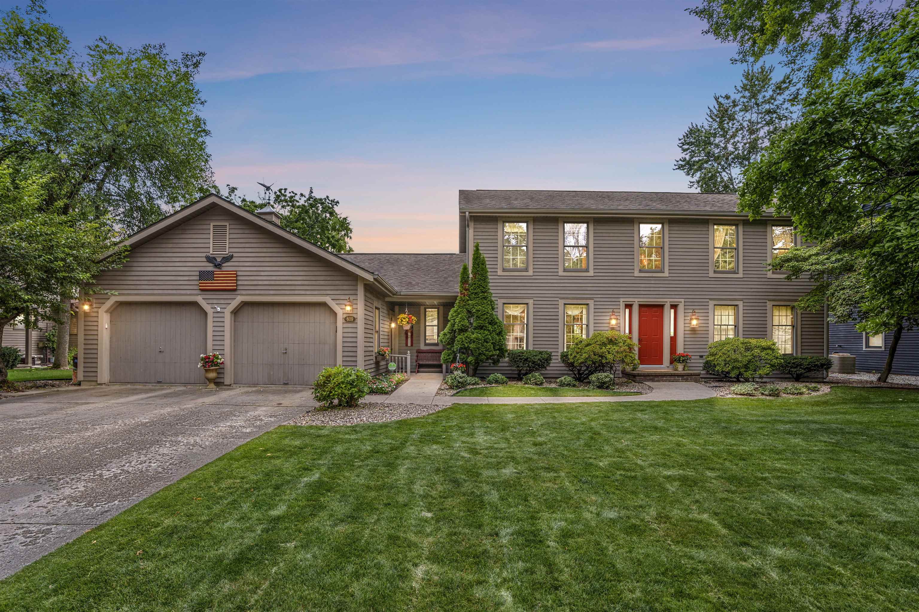 609 SCARLET OAK Court