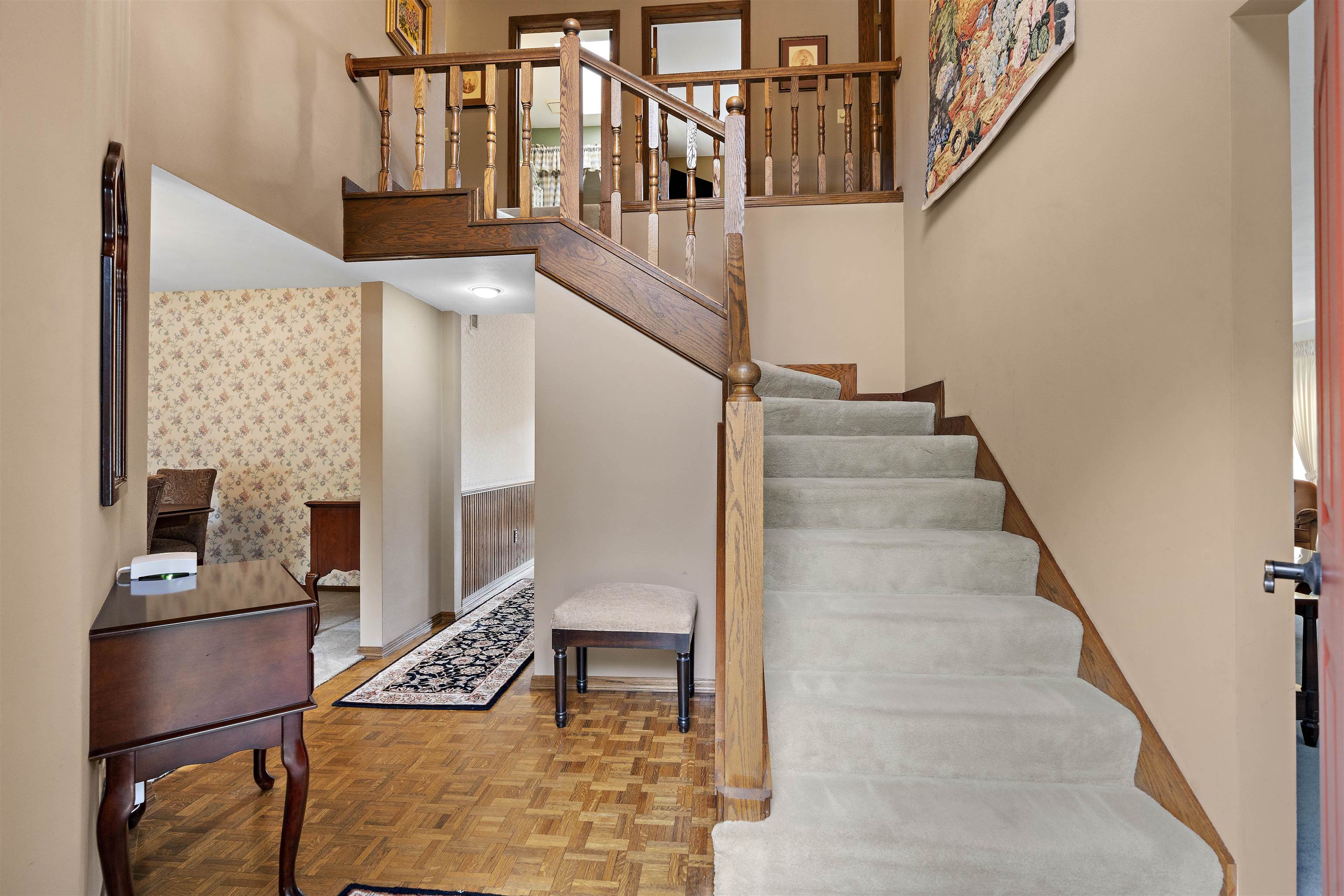 609 SCARLET OAK Court