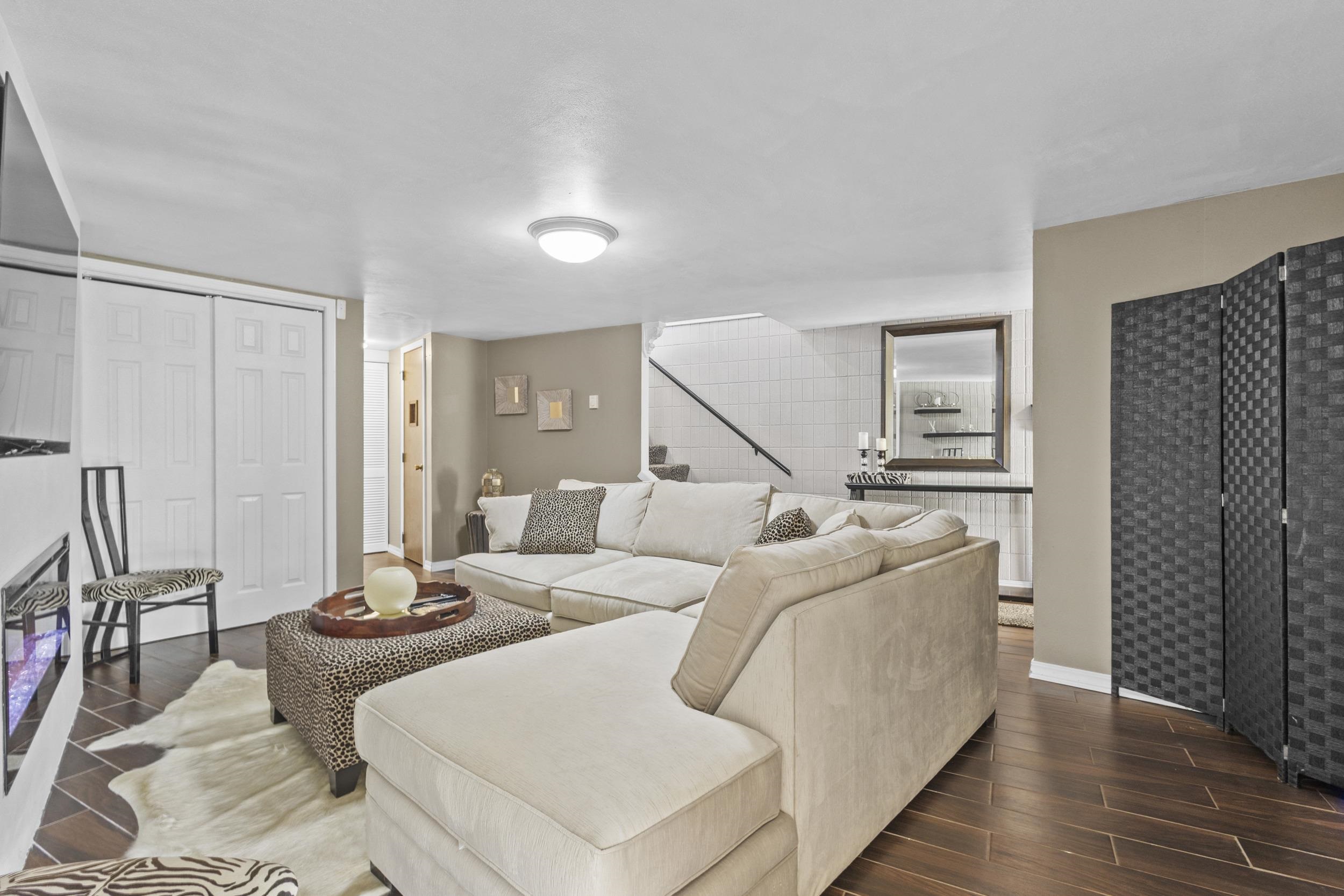 4545 W PINE Street Unit: E