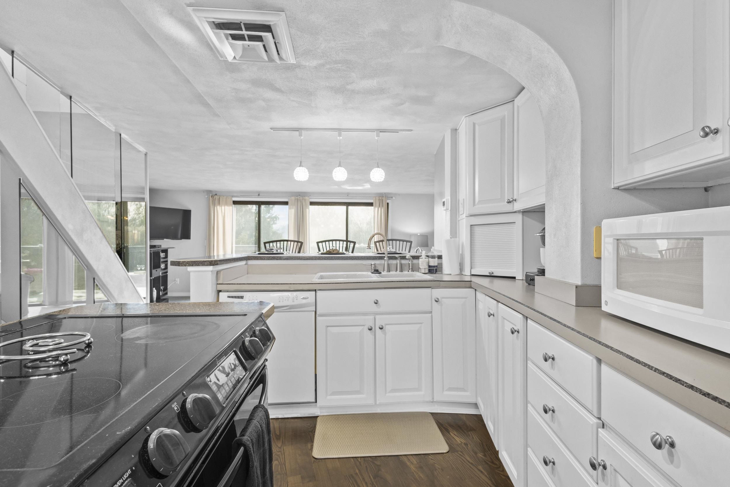 4545 W PINE Street Unit: E