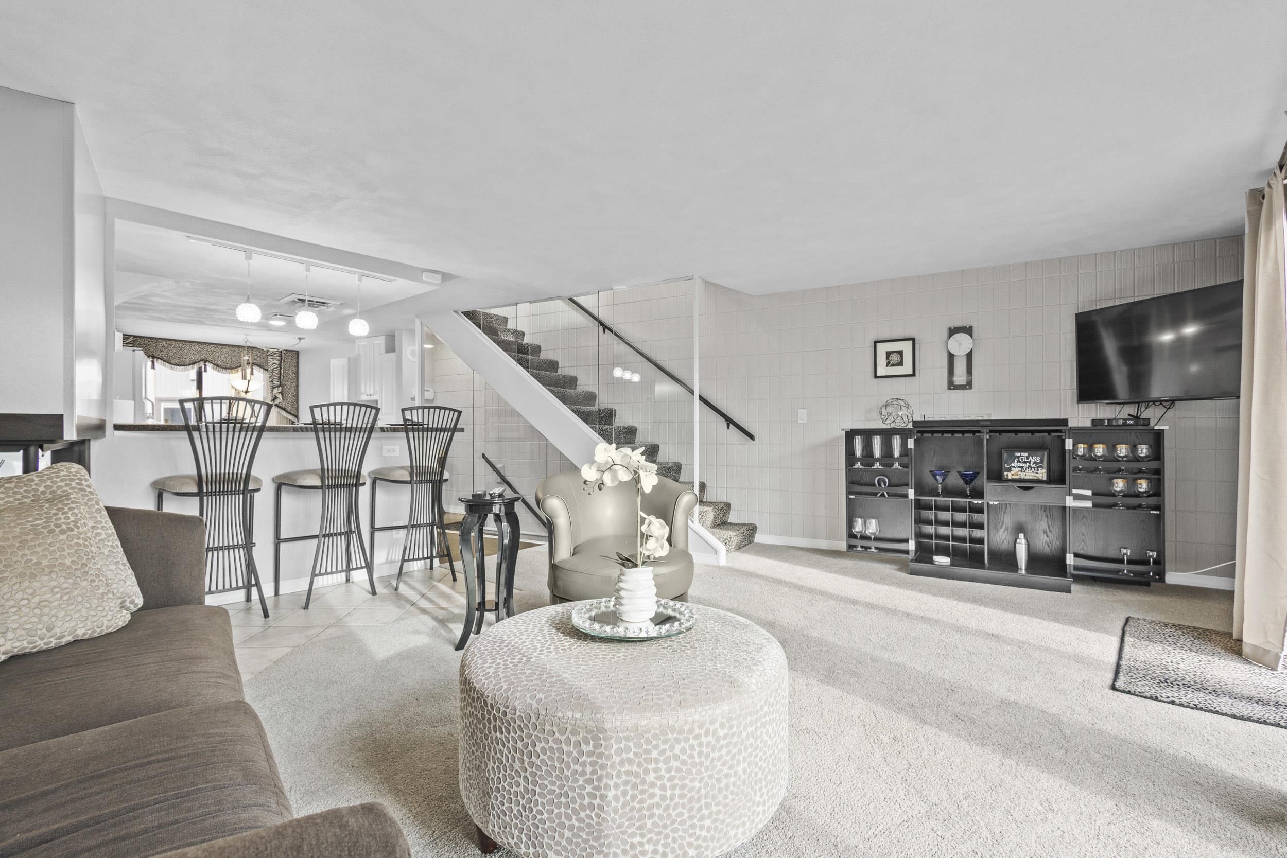 4545 W PINE Street Unit: E