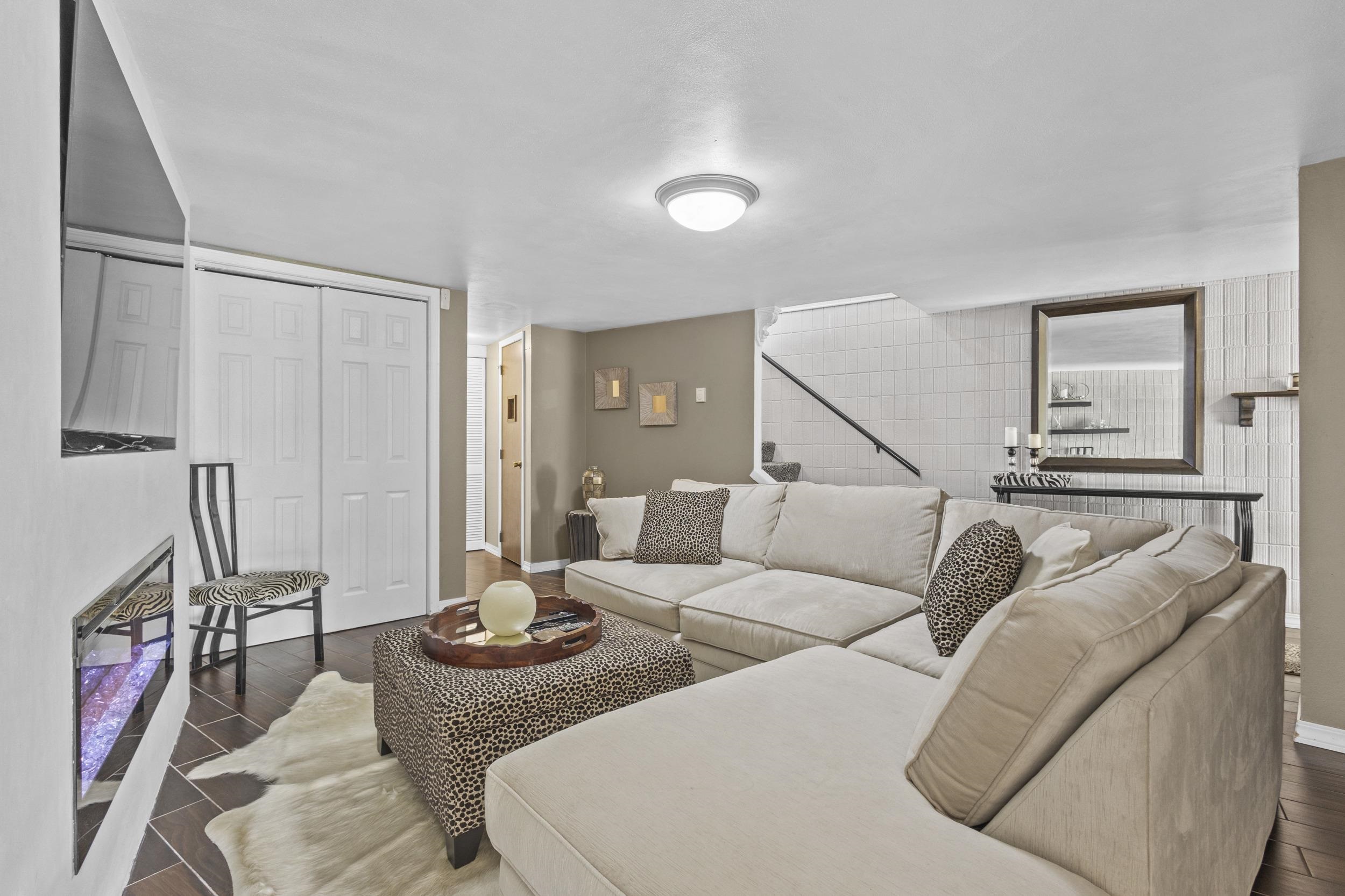 4545 W PINE Street Unit: E