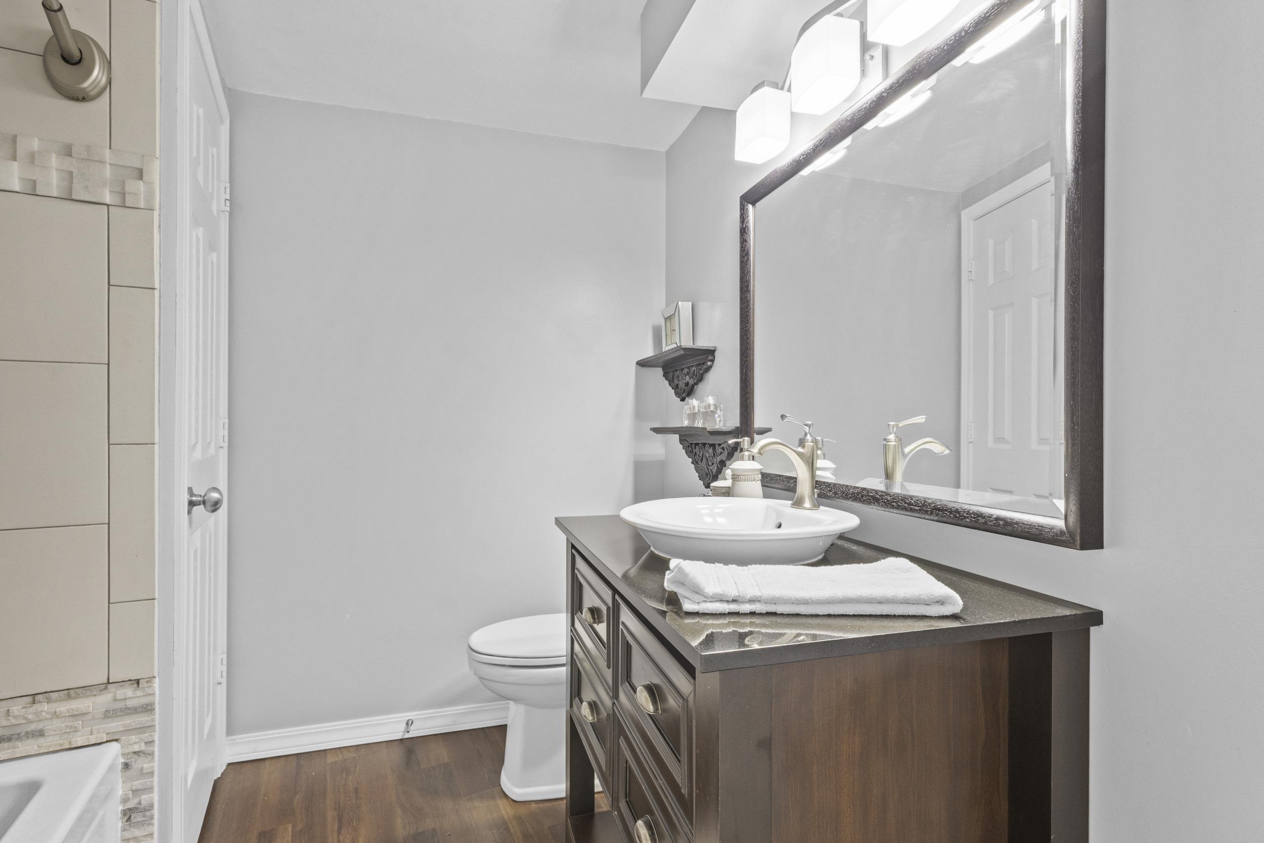 4545 W PINE Street Unit: E
