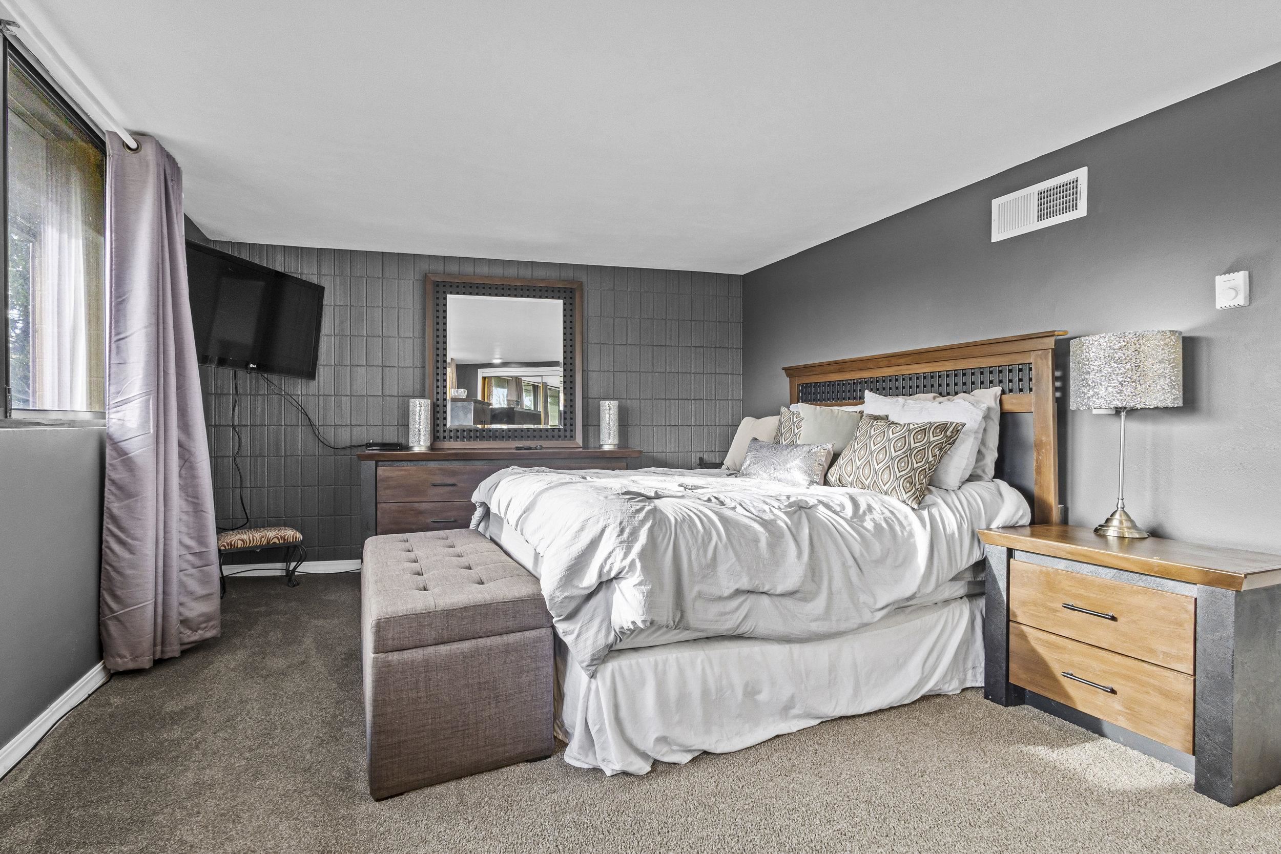4545 W PINE Street Unit: E