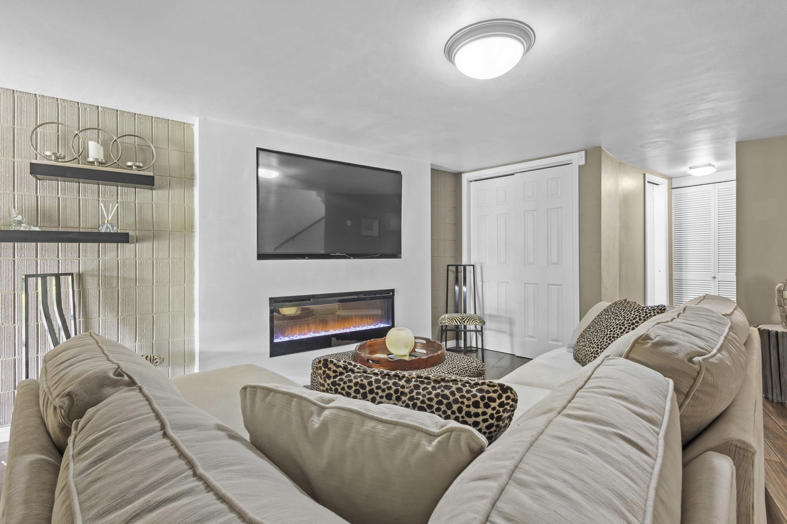 4545 W PINE Street Unit: E