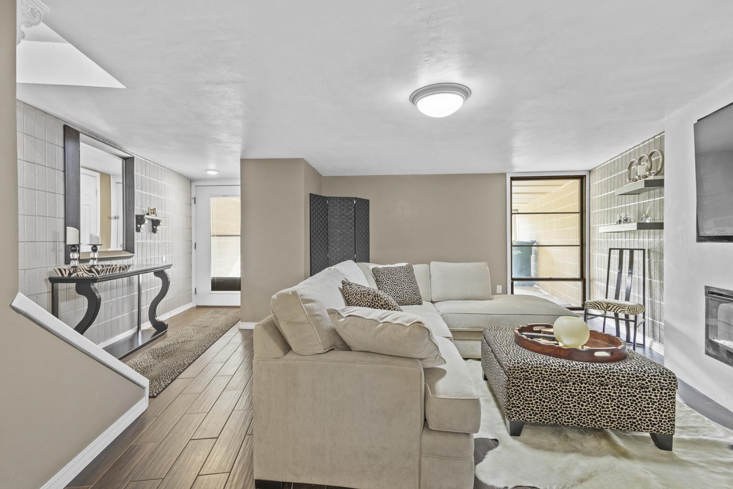 4545 W PINE Street Unit: E