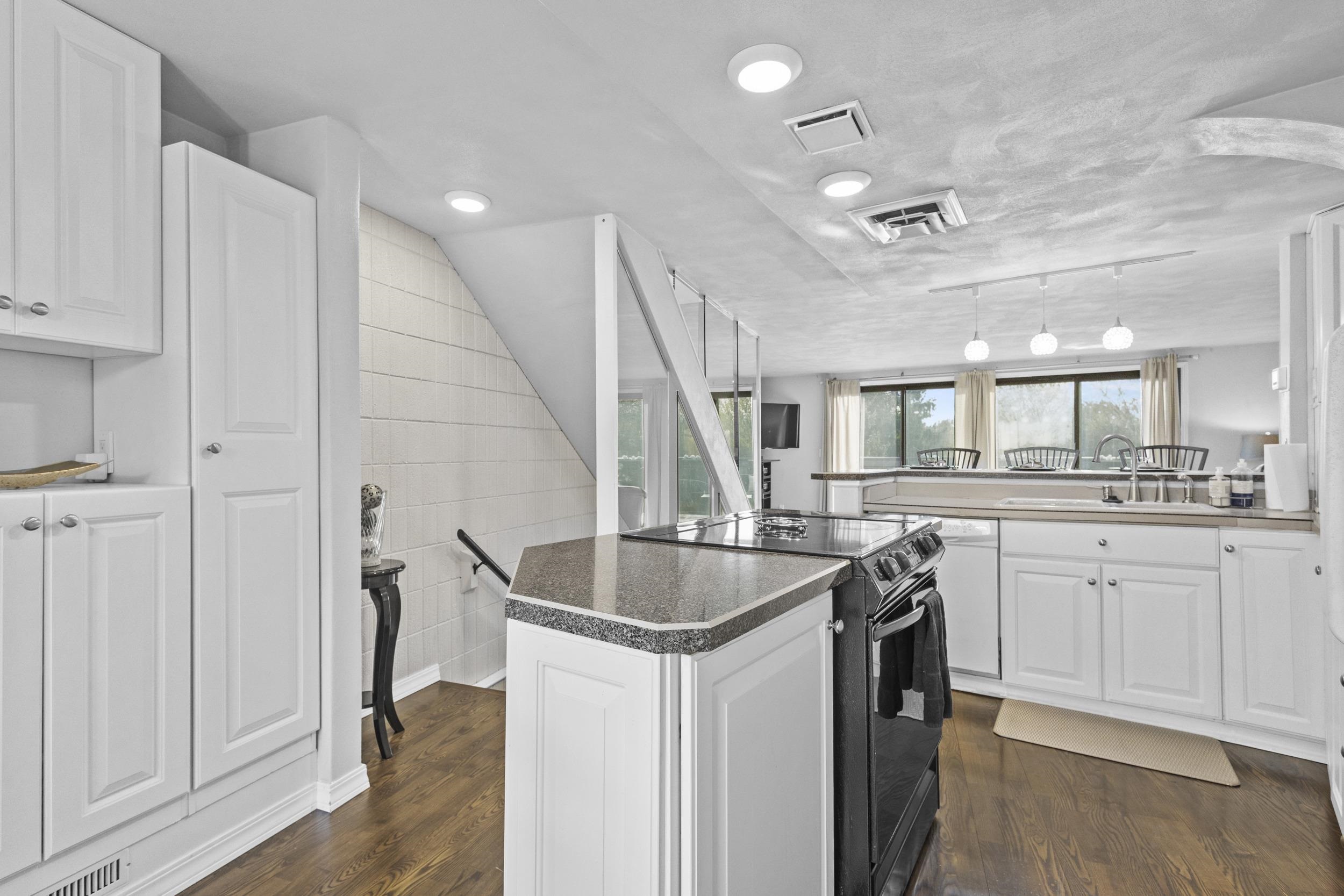 4545 W PINE Street Unit: E
