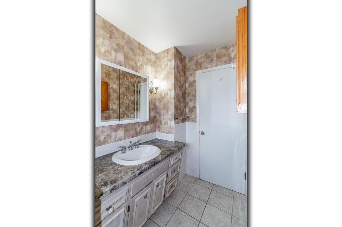 1808 NASSAU Street