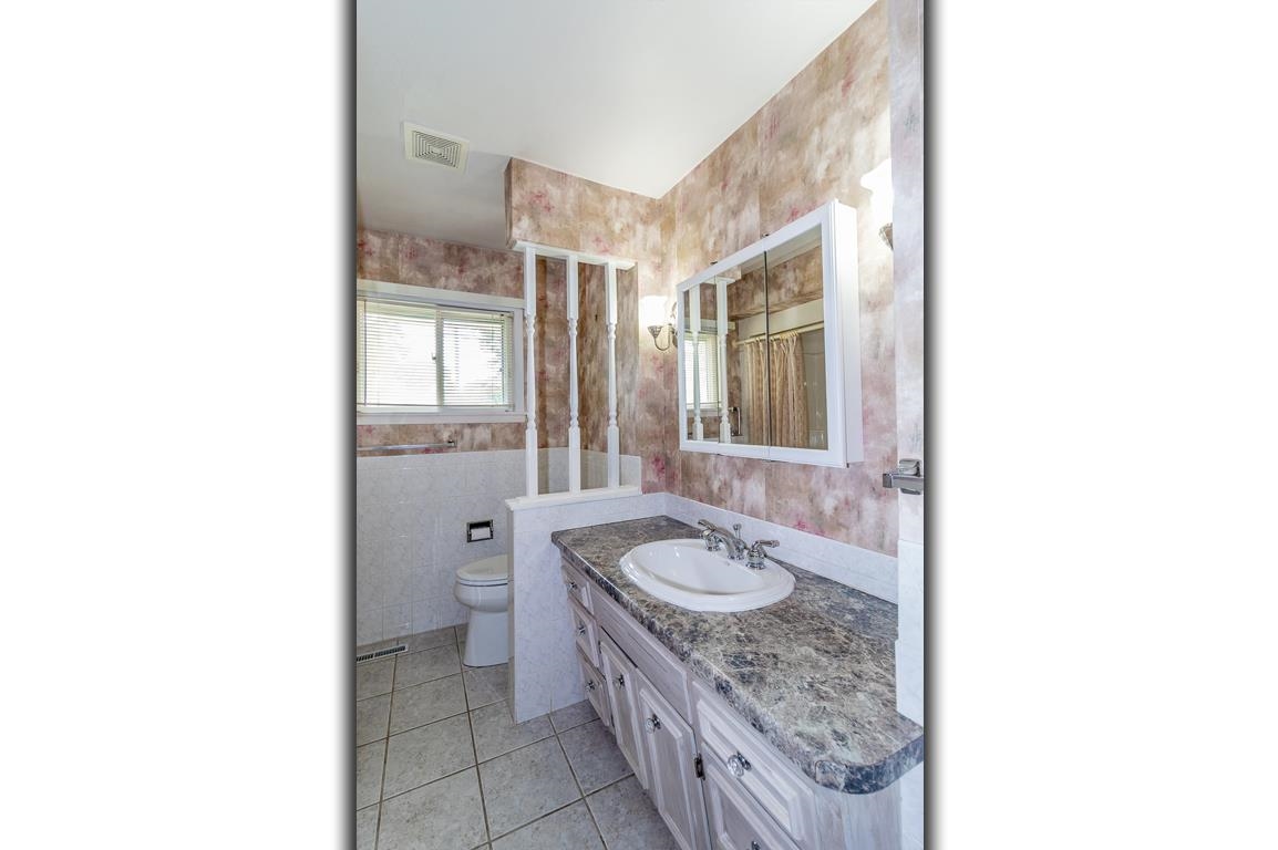1808 NASSAU Street